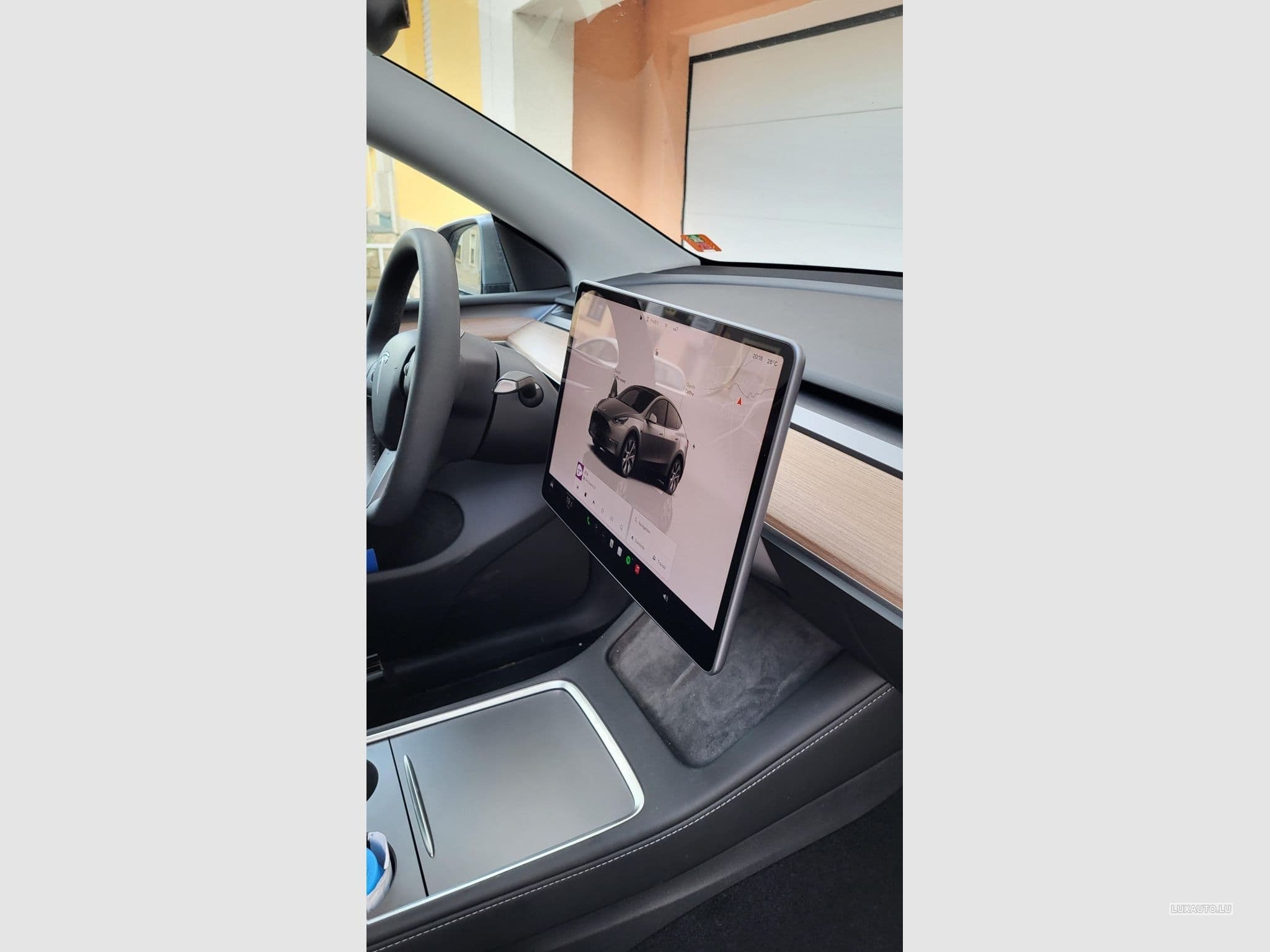Tesla Model Y (2024) - Foto 2