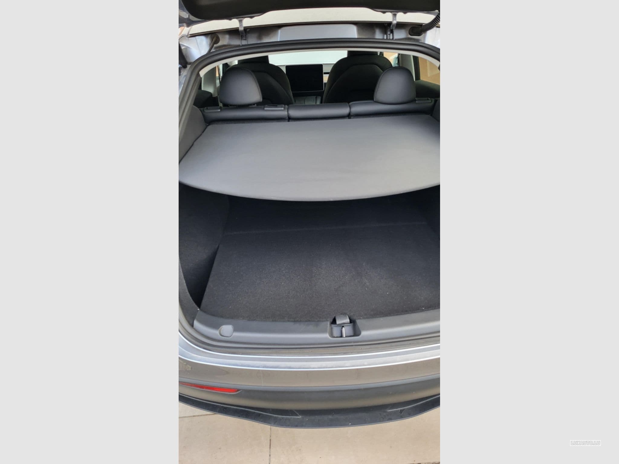 Tesla Model Y (2024) - Foto 3