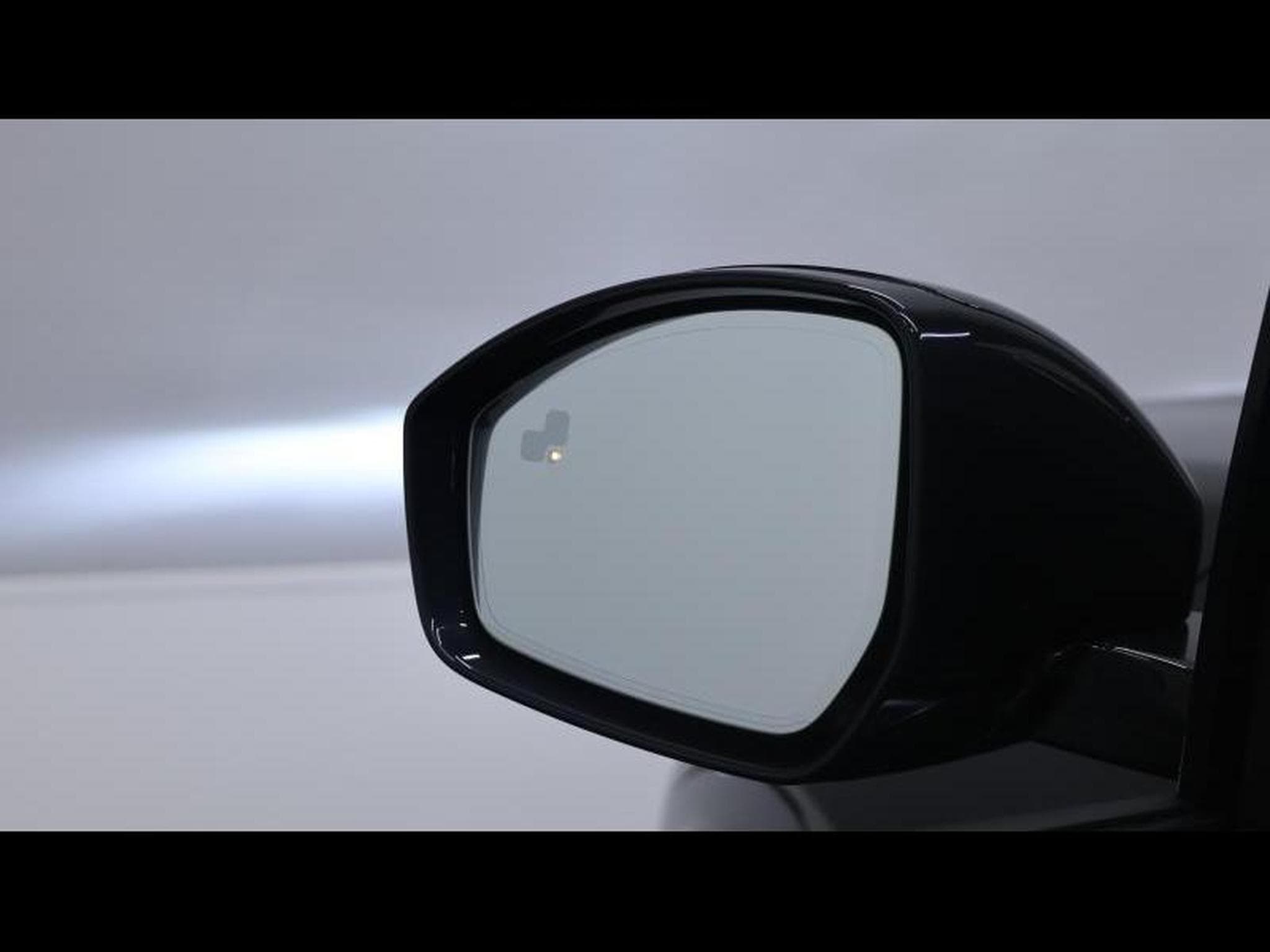 Land-Rover Discovery Sport D200 R-Dynamic S (2025) - Foto 27