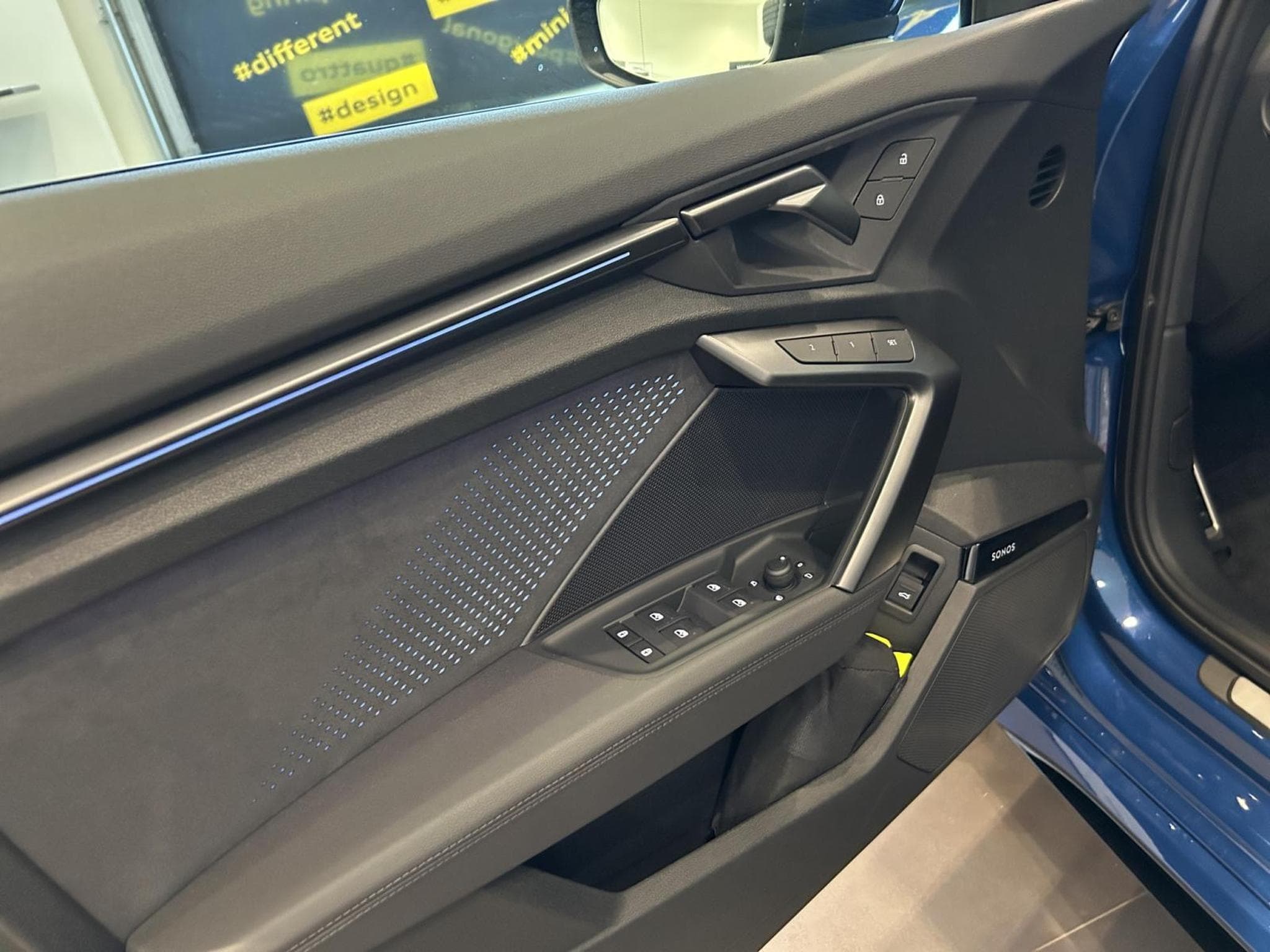 Audi RS3 TFSI Limousine quattro S troni (2025) - Foto 16