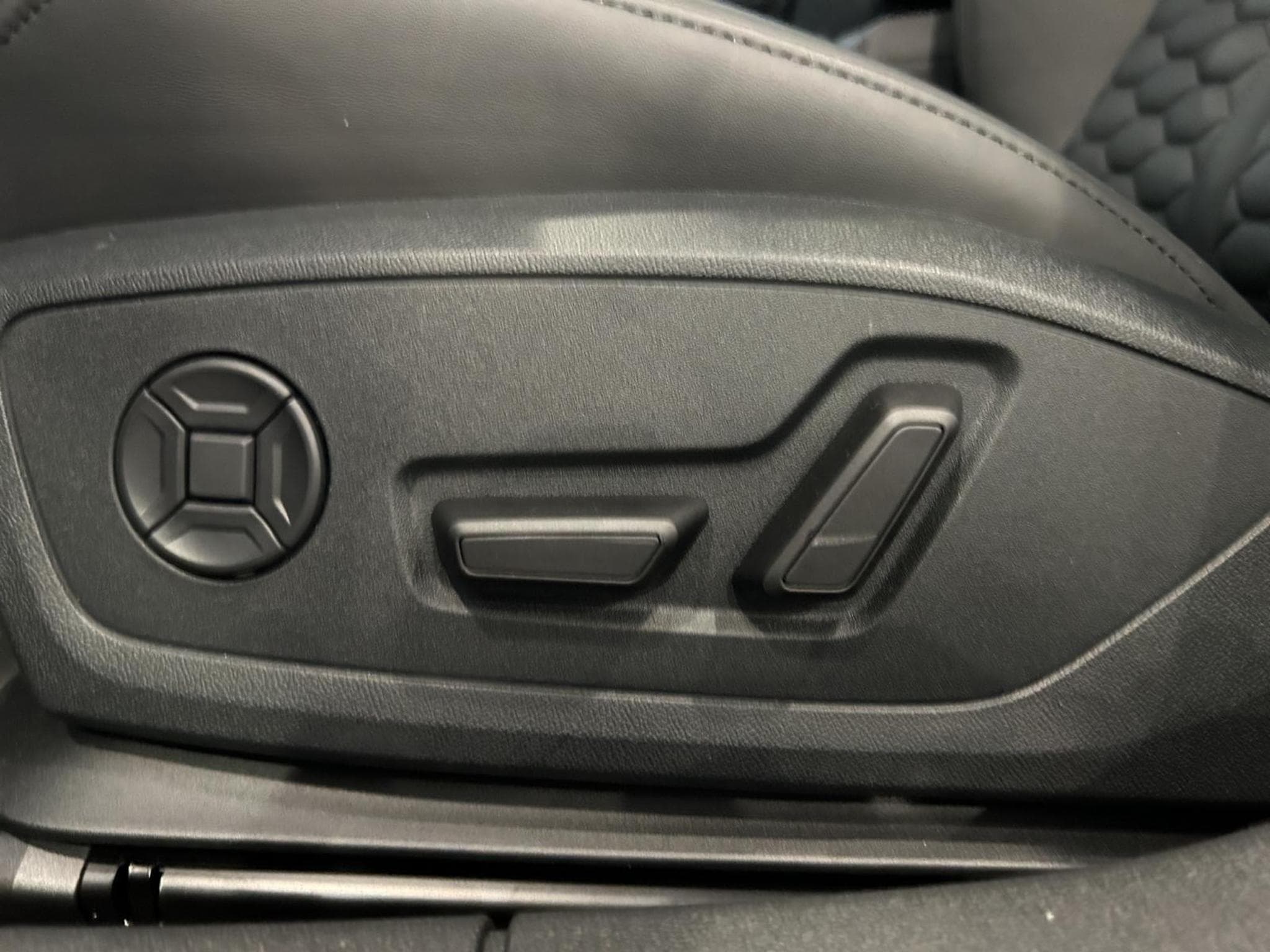 Audi RS3 TFSI Limousine quattro S troni (2025) - Foto 22