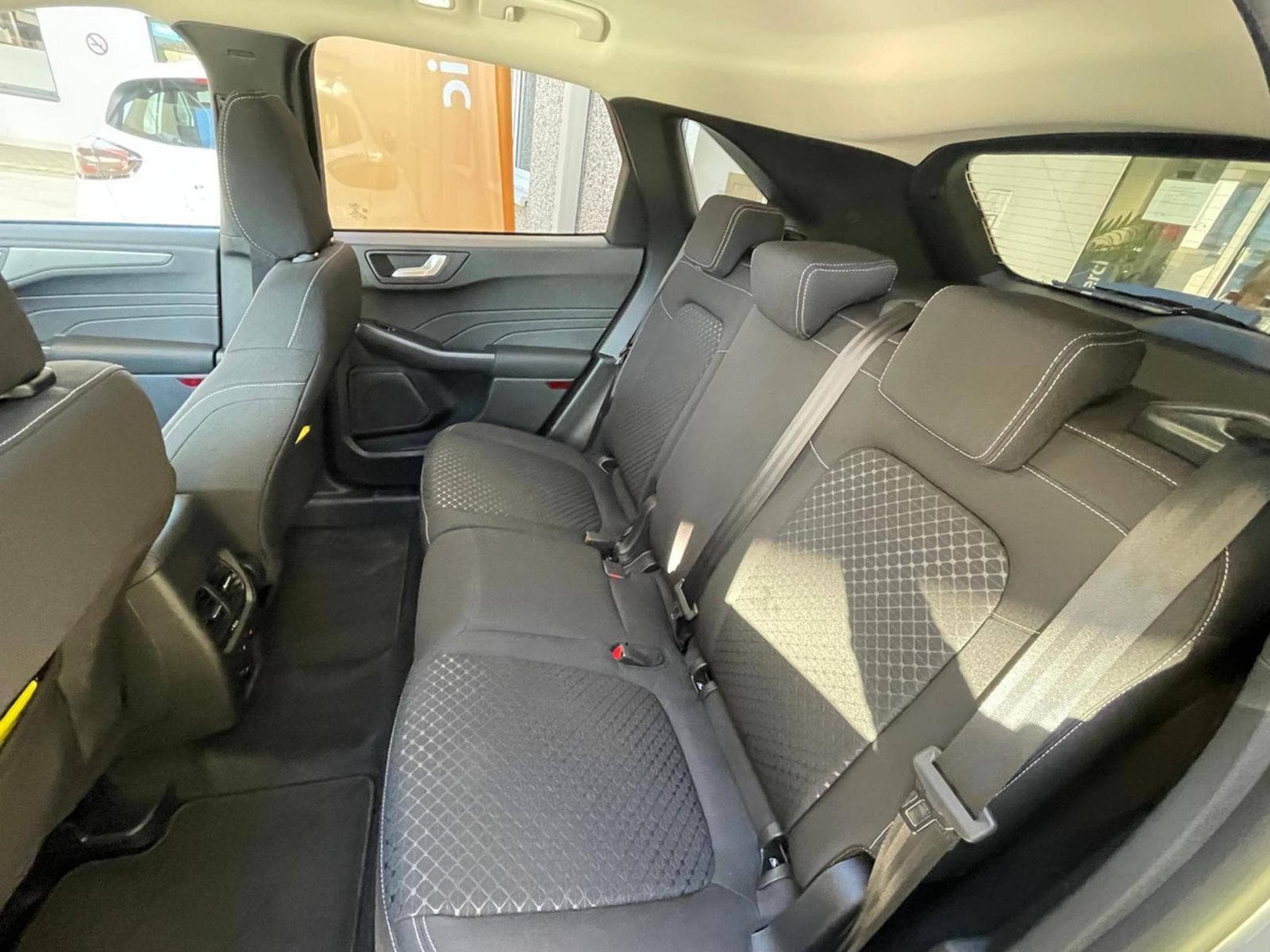 Ford Kuga Titanium 2.5 FHEV 180cv (2025) - Foto 10