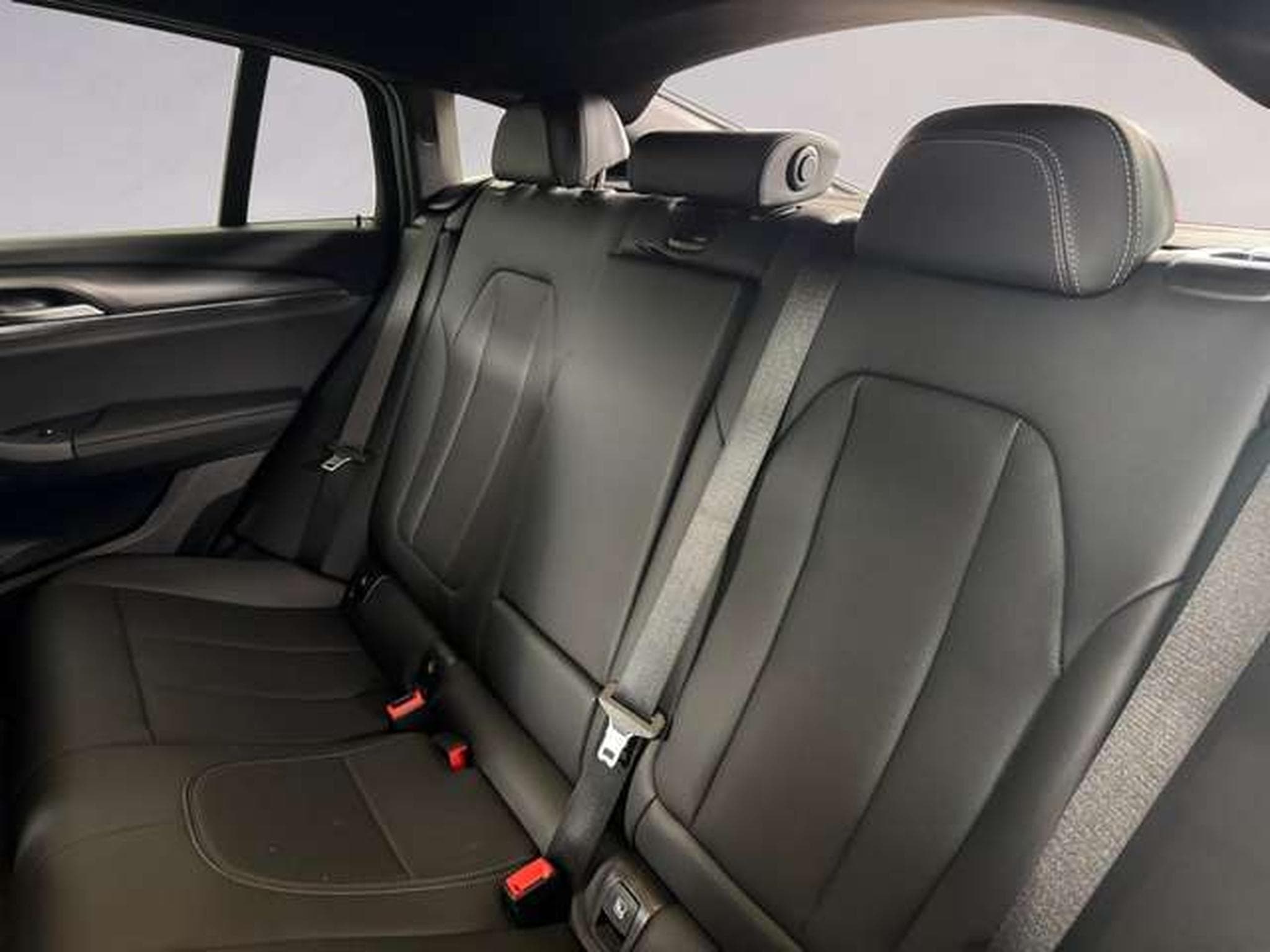 BMW X4 xDrive20d M Sportpaket Gestiksteuerung HiFi (2024) - Foto 9