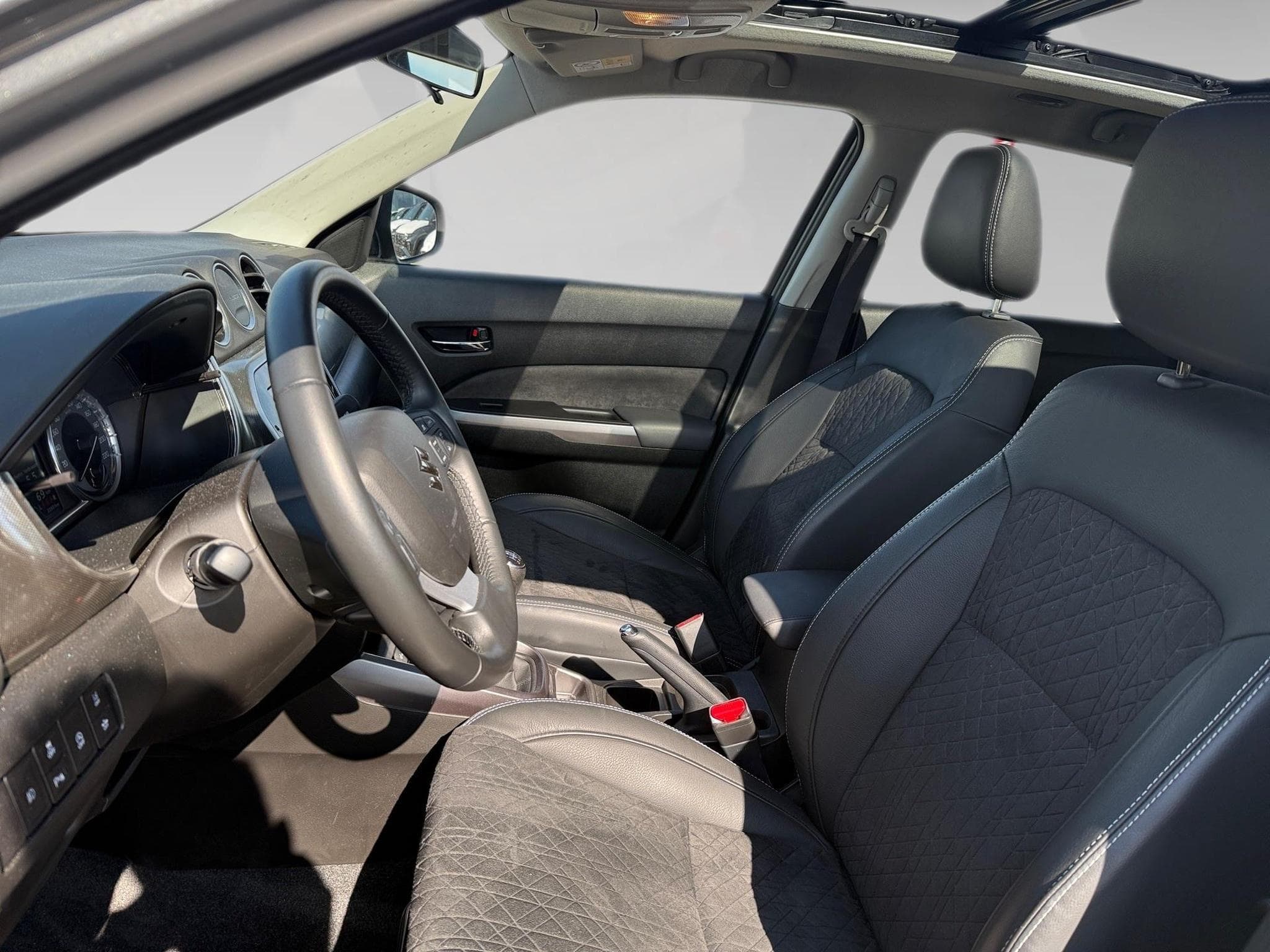 Suzuki Vitara 1.4 GLX (2024) - Foto 16