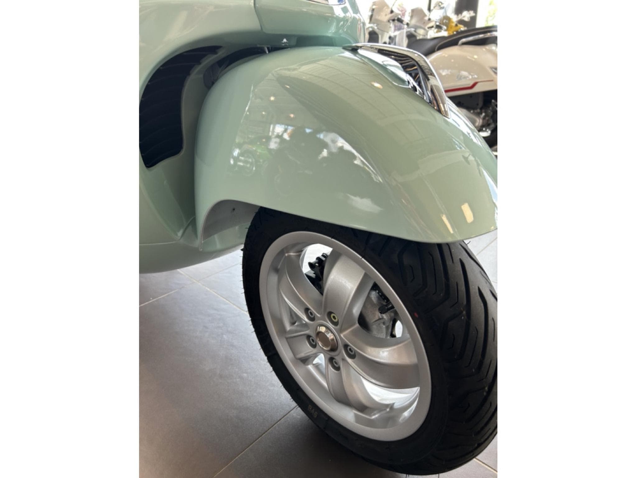 Vespa GTS (2021) - Foto 4