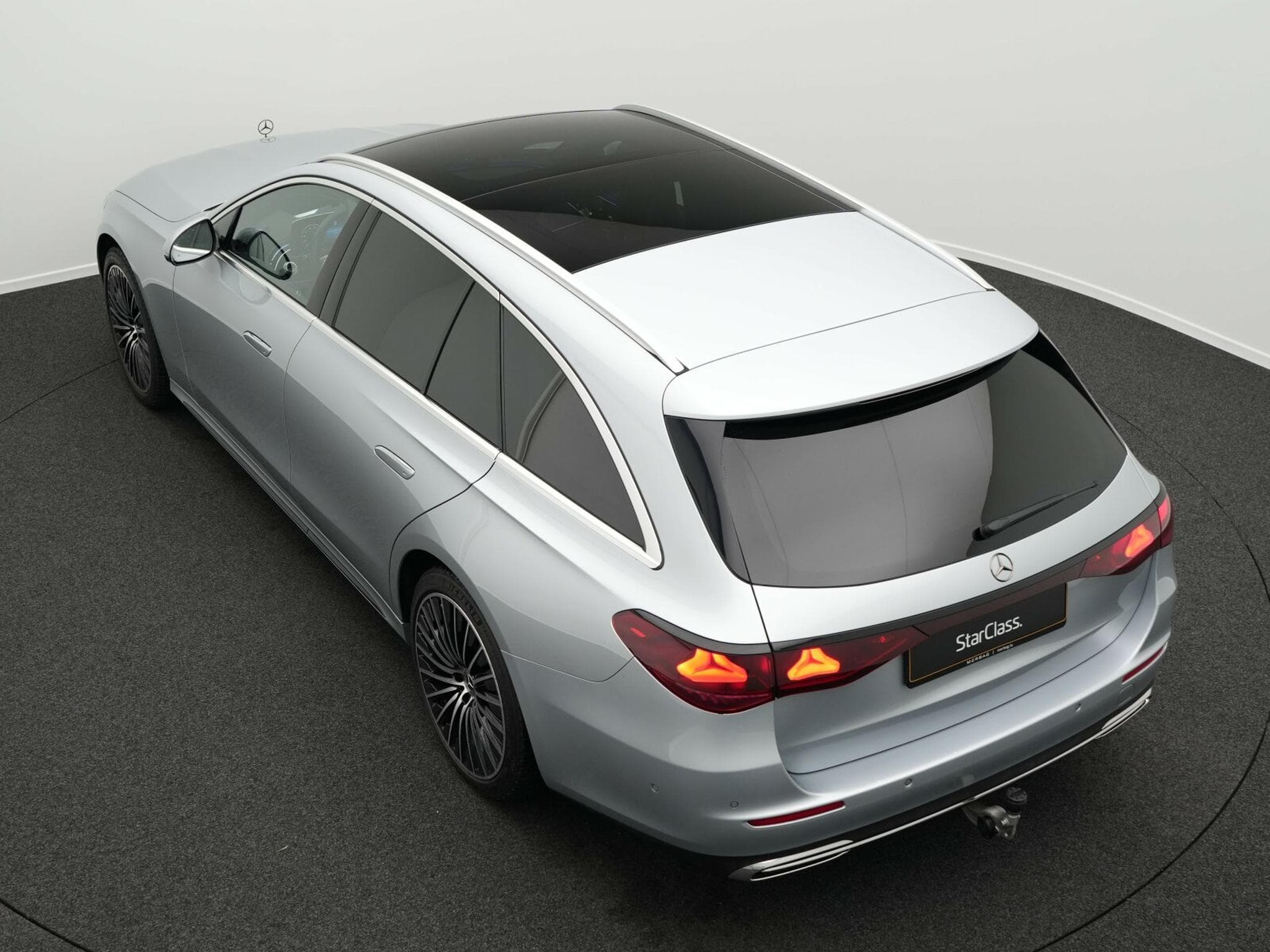Mercedes E 450 d 4MATIC T-Modell Airmatic+Burmester+Dist. (2024) - Photo 11