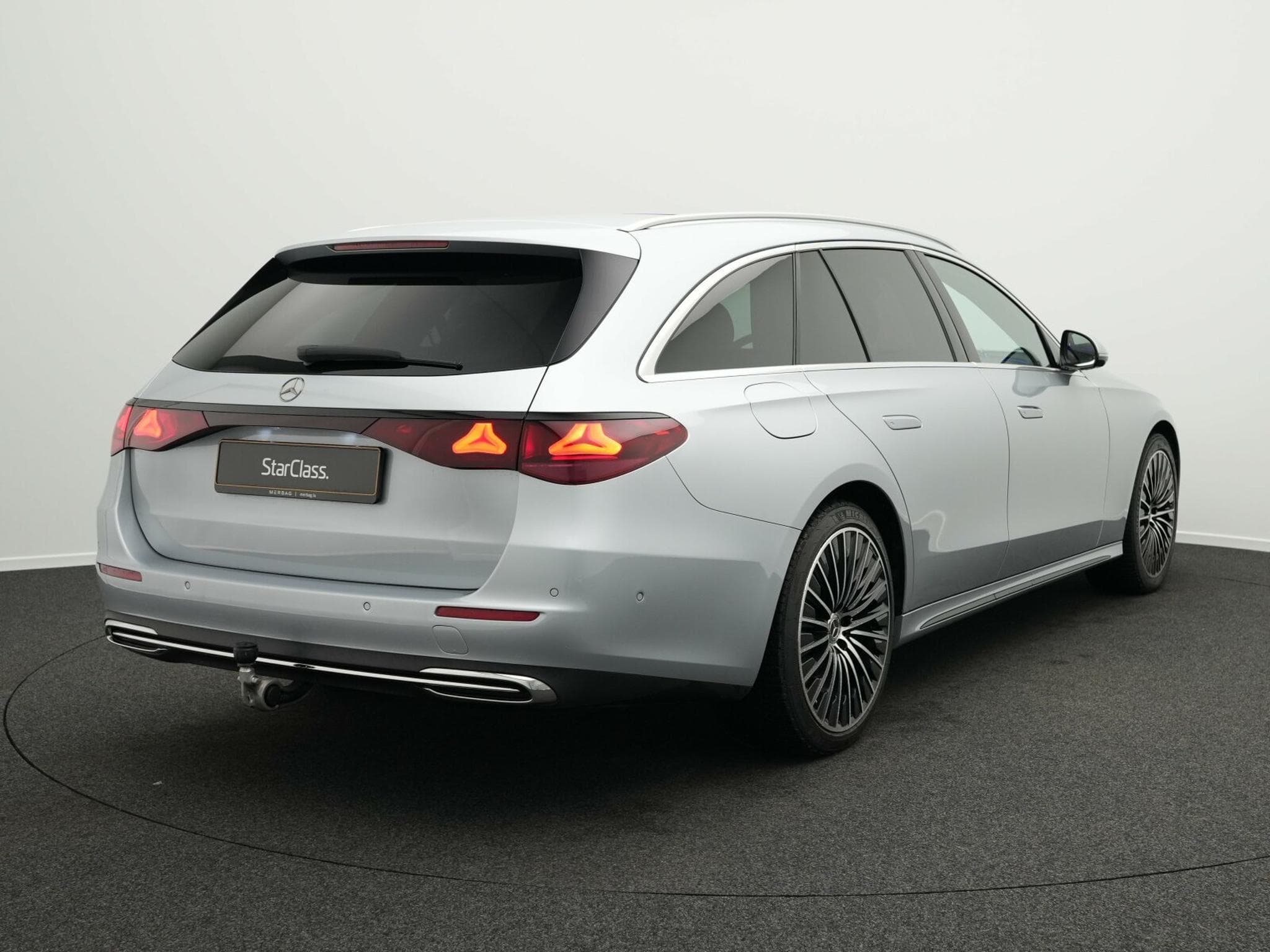 Mercedes E 450 d 4MATIC T-Modell Airmatic+Burmester+Dist. (2024) - Photo 3