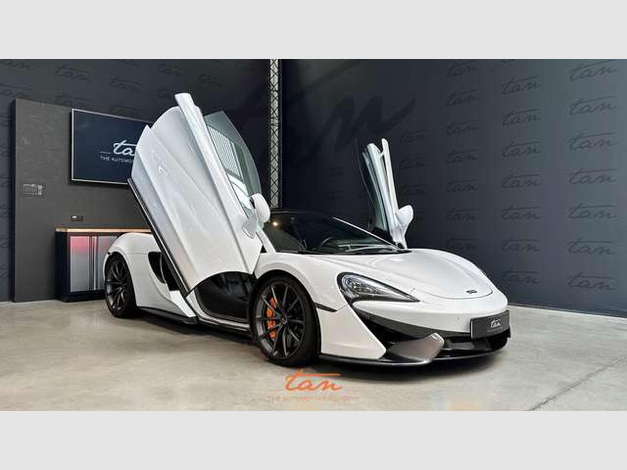 McLaren 570GT 3.8 Bi-Turbo V8 MSO + Sport Pack + Stealth Pack (2019) - Photo 1