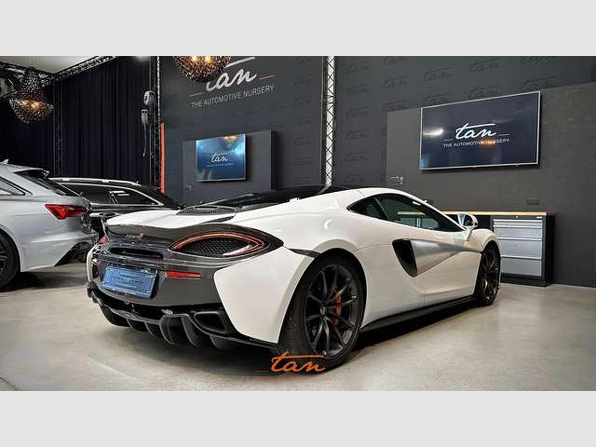 McLaren 570GT 3.8 Bi-Turbo V8 MSO + Sport Pack + Stealth Pack (2019) - Photo 10