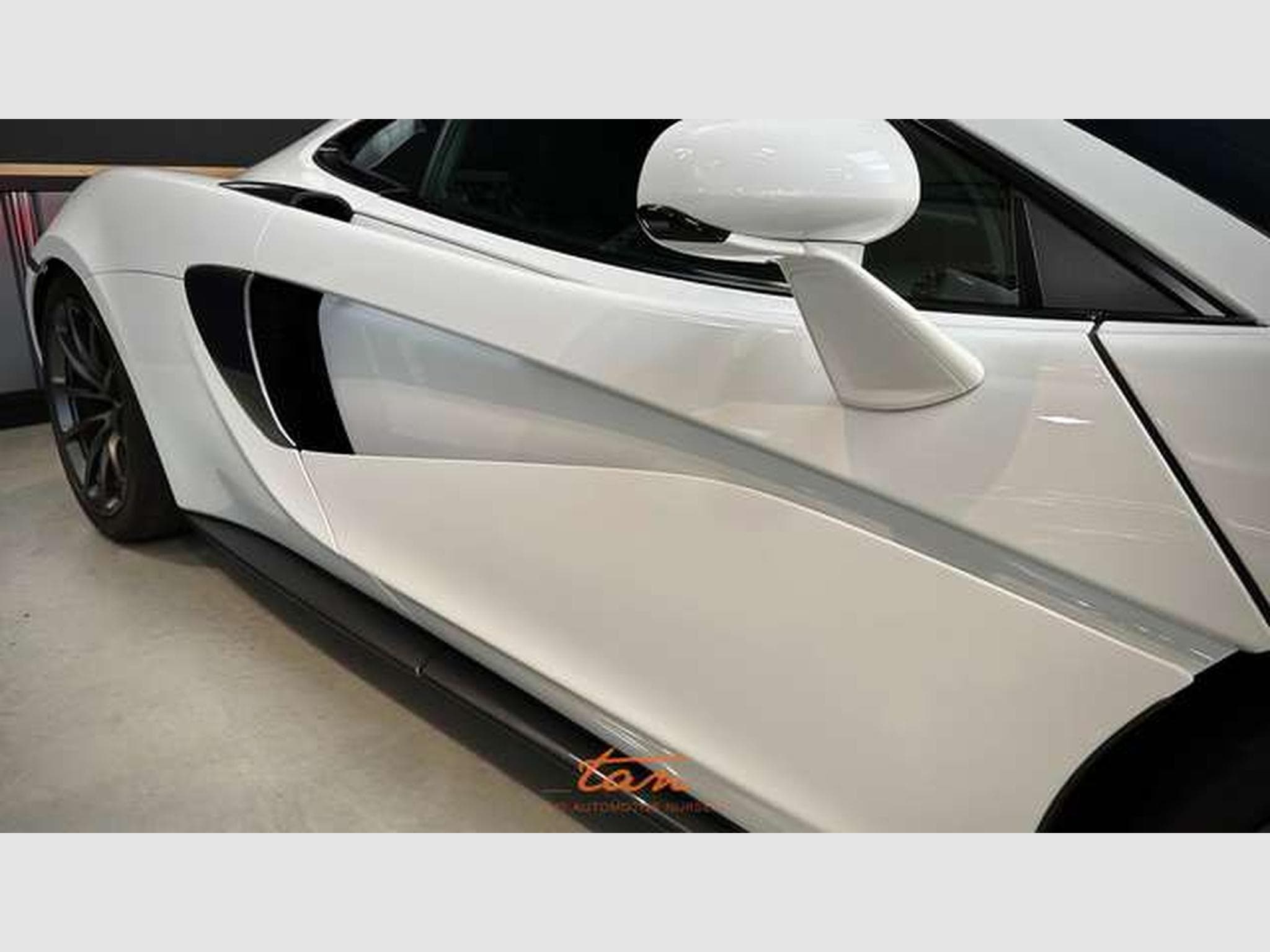 McLaren 570GT 3.8 Bi-Turbo V8 MSO + Sport Pack + Stealth Pack (2019) - Photo 12