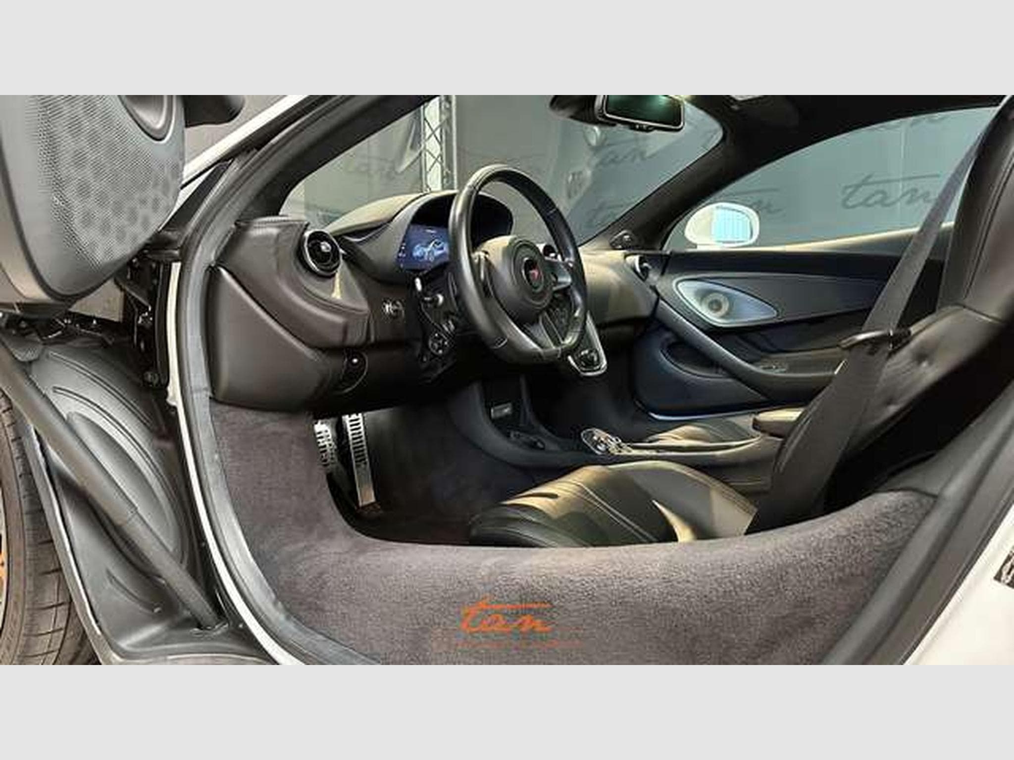 McLaren 570GT 3.8 Bi-Turbo V8 MSO + Sport Pack + Stealth Pack (2019) - Photo 14