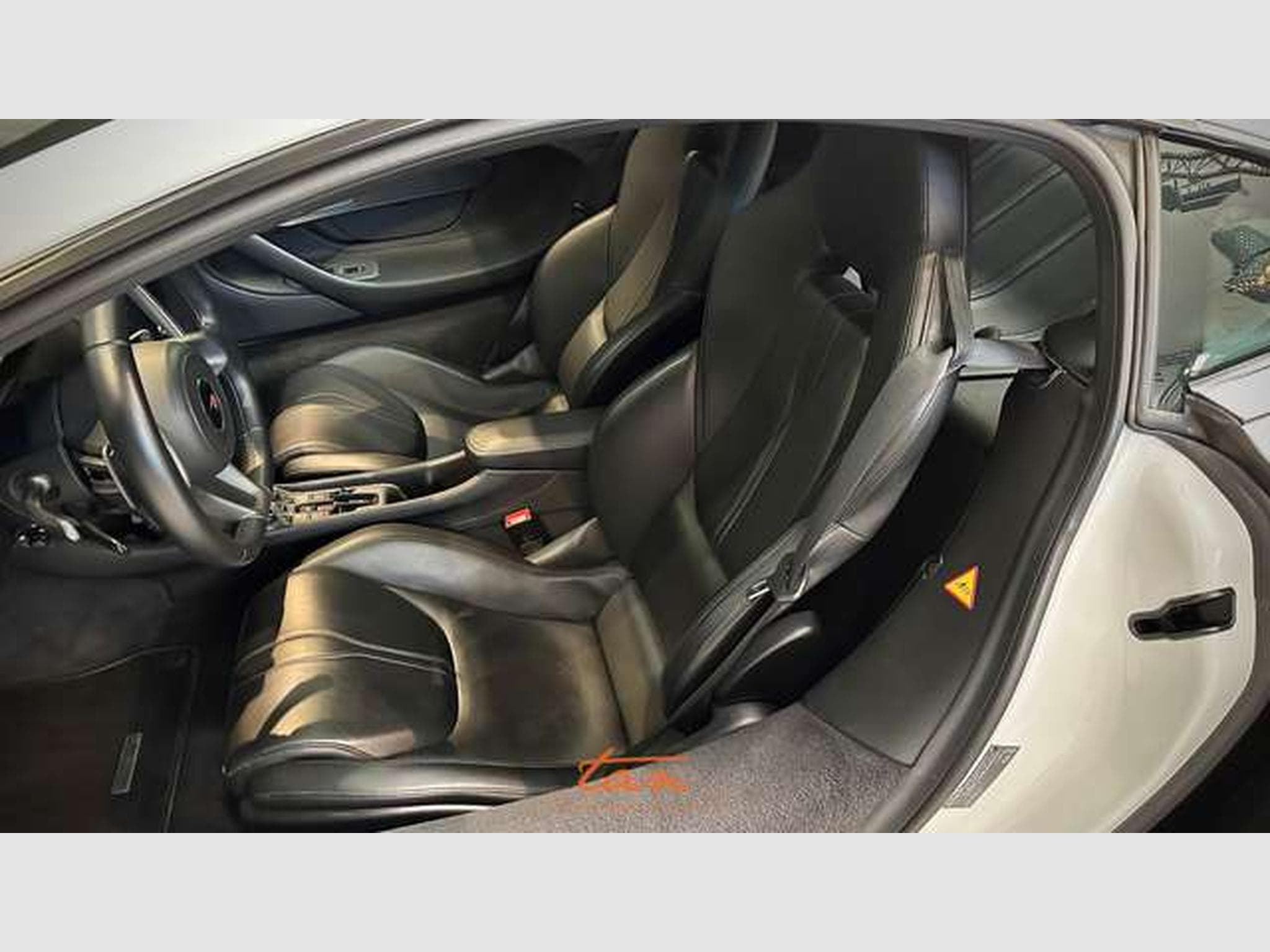 McLaren 570GT 3.8 Bi-Turbo V8 MSO + Sport Pack + Stealth Pack (2019) - Photo 15