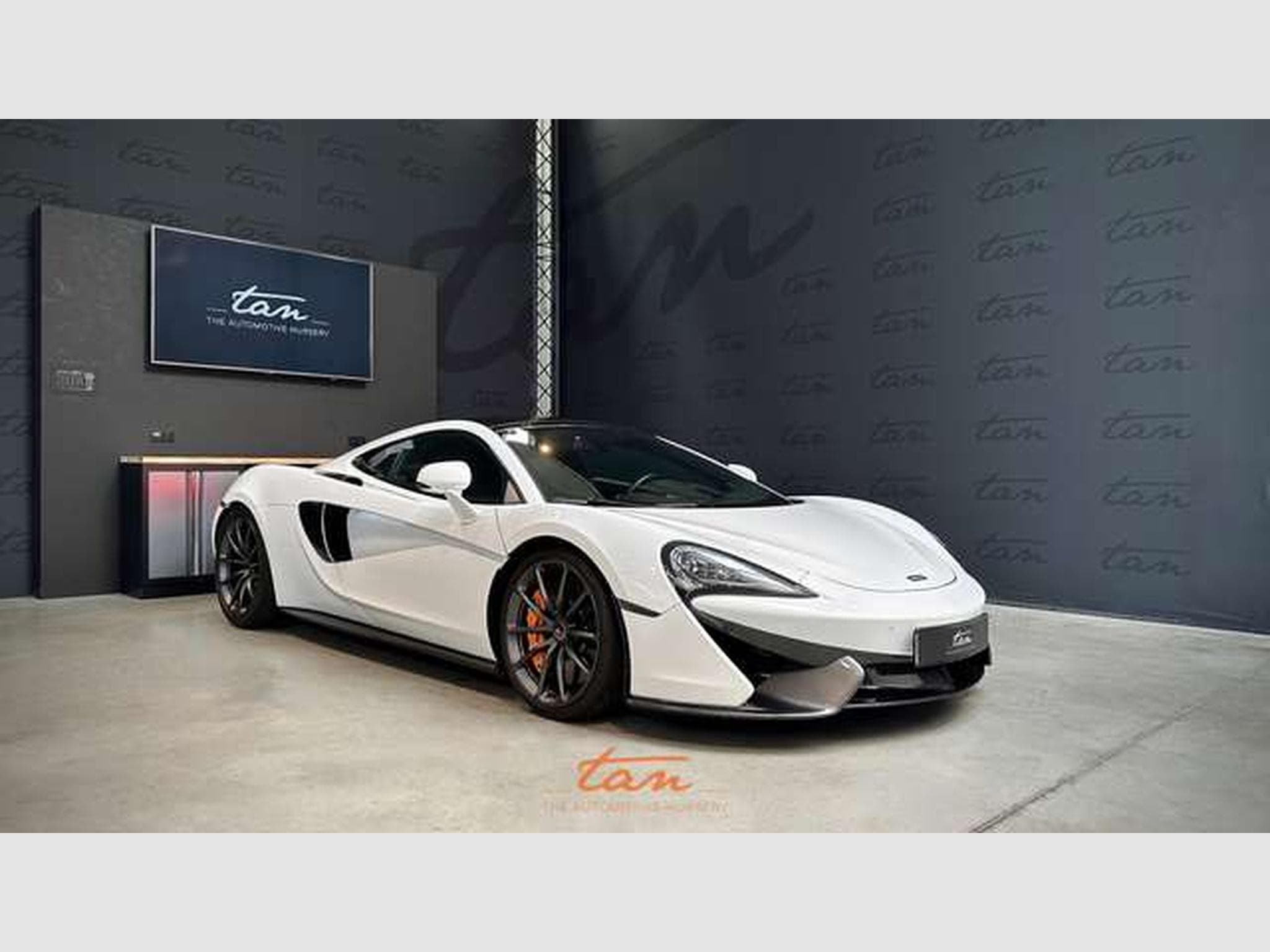 McLaren 570GT 3.8 Bi-Turbo V8 MSO + Sport Pack + Stealth Pack (2019) - Photo 2