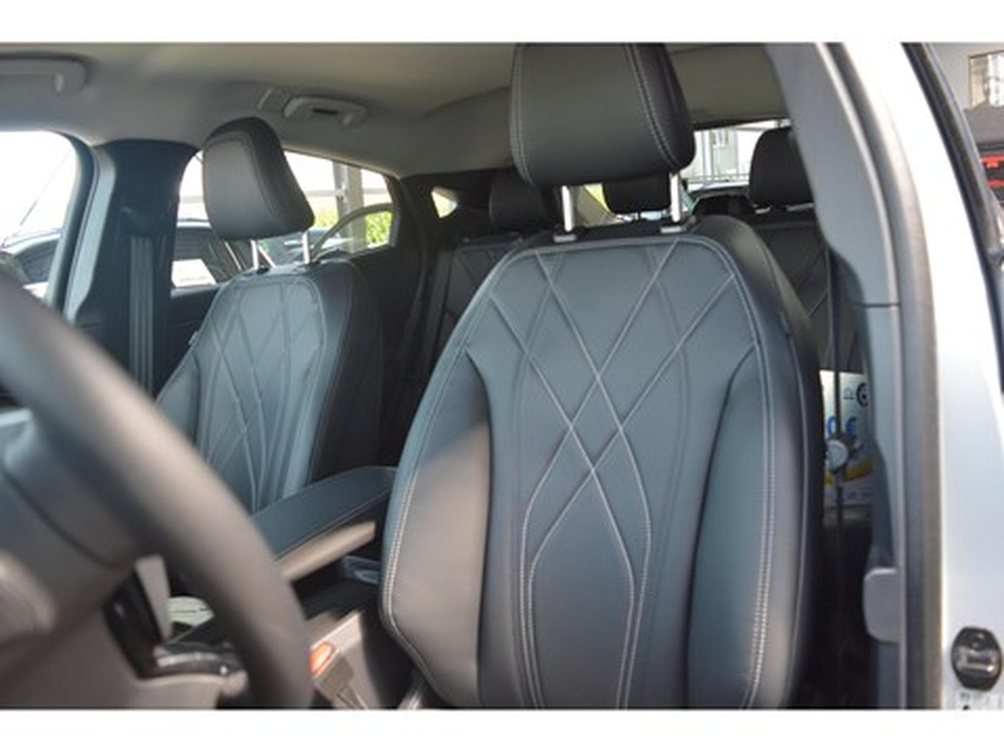 Ford Mustang Mach-E Base 72kWh Standard Range LFP 269ch/198kW - A1 (2025) - Photo 9