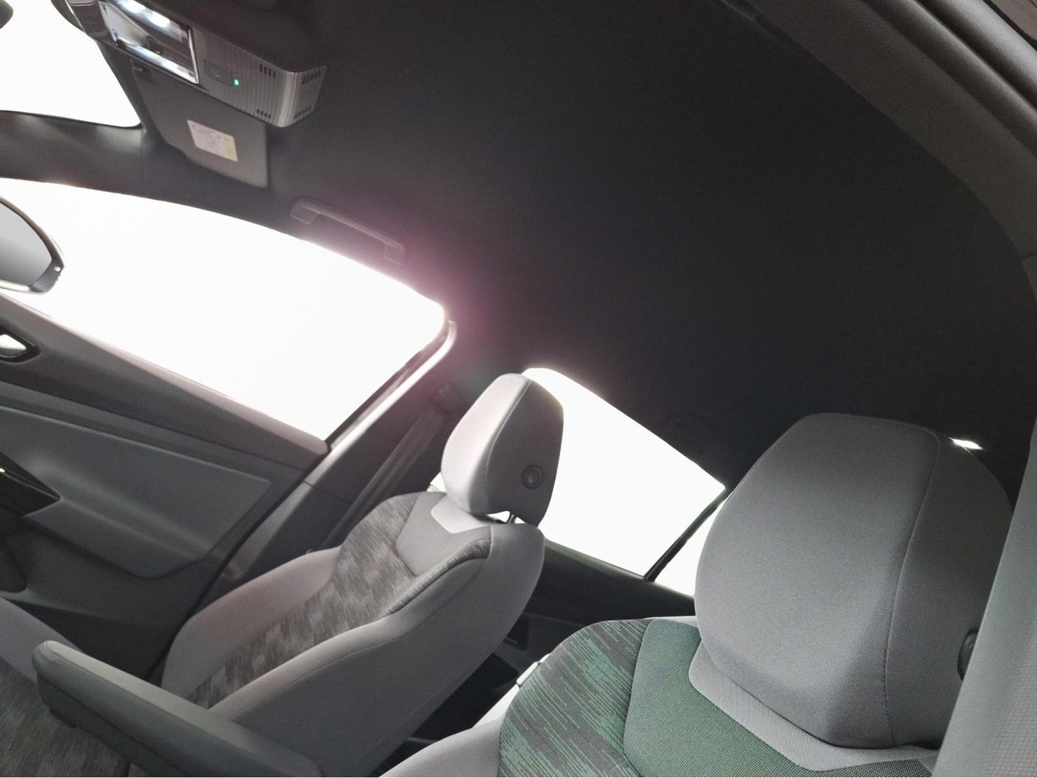 VW ID.5 Pro (2025) - Photo 17