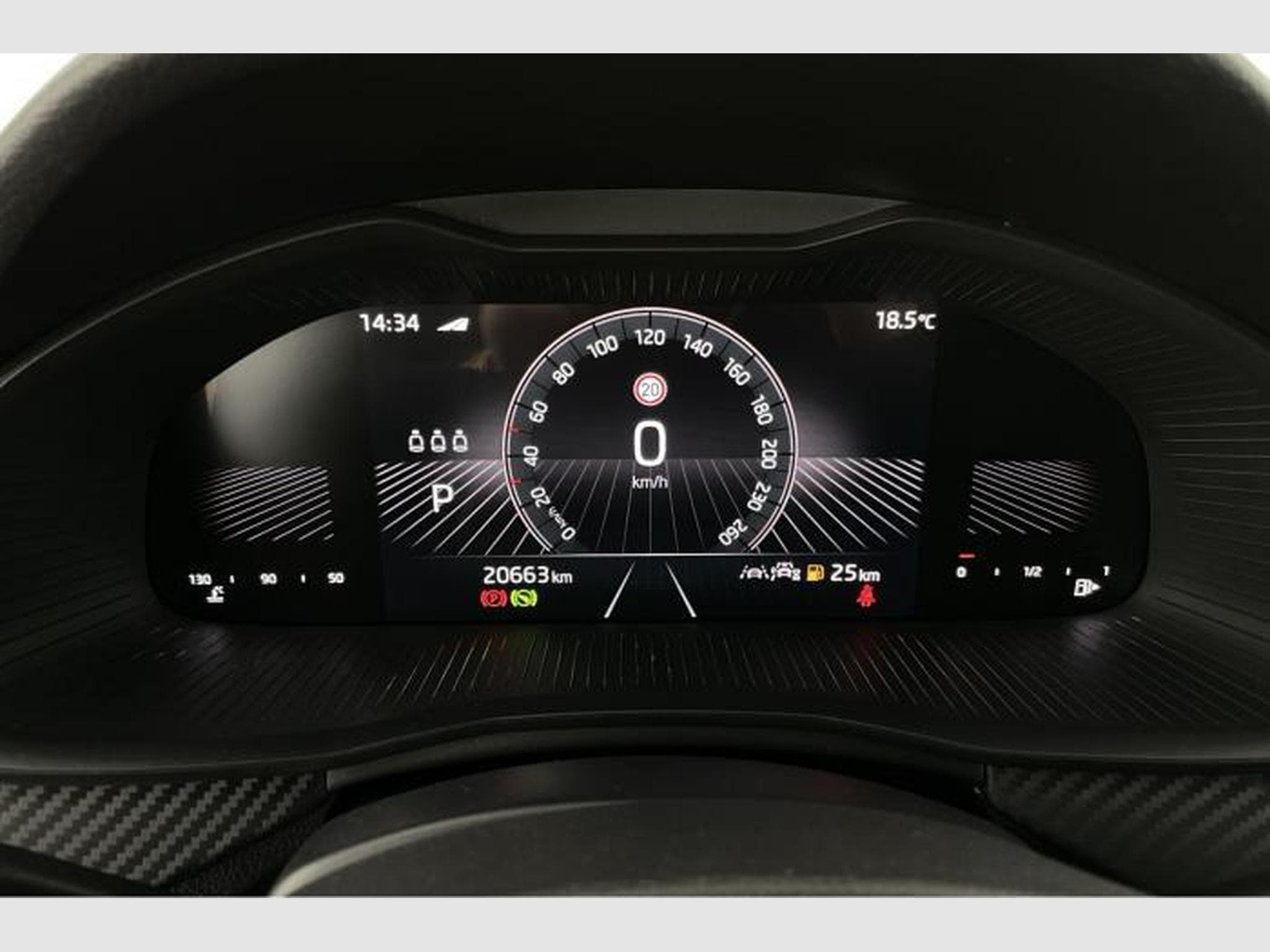 Skoda Kamiq 1.0 TSI Monte (2024) - Photo 17