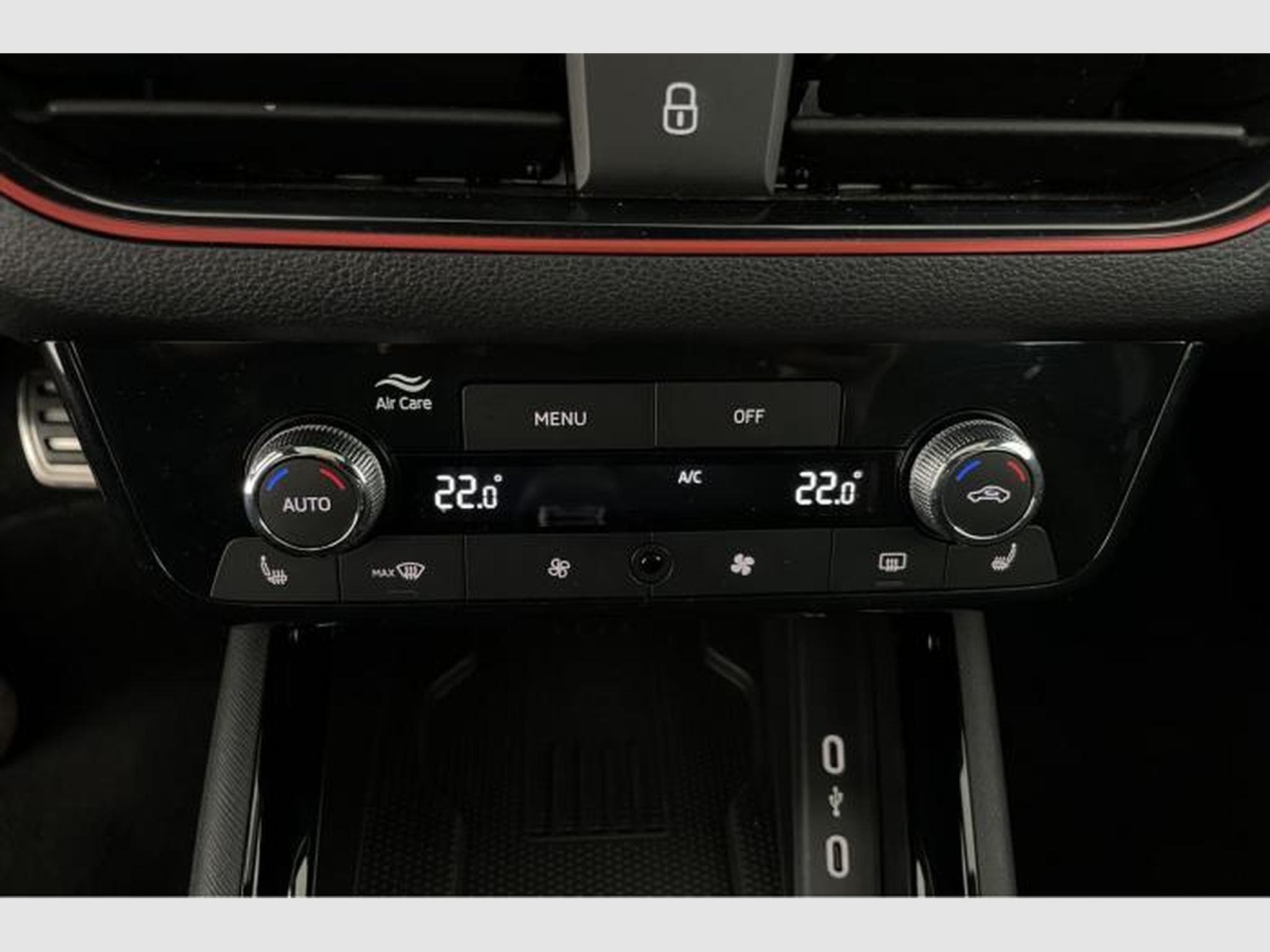 Skoda Kamiq 1.0 TSI Monte (2024) - Photo 22