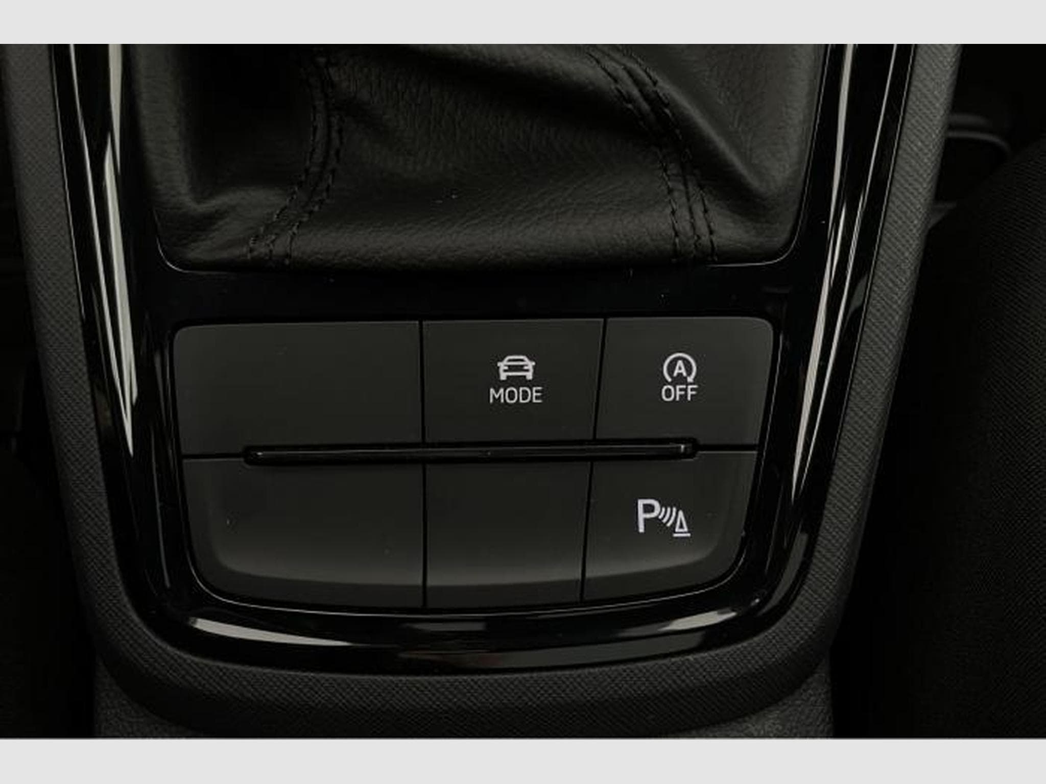 Skoda Kamiq 1.0 TSI Monte (2024) - Photo 24