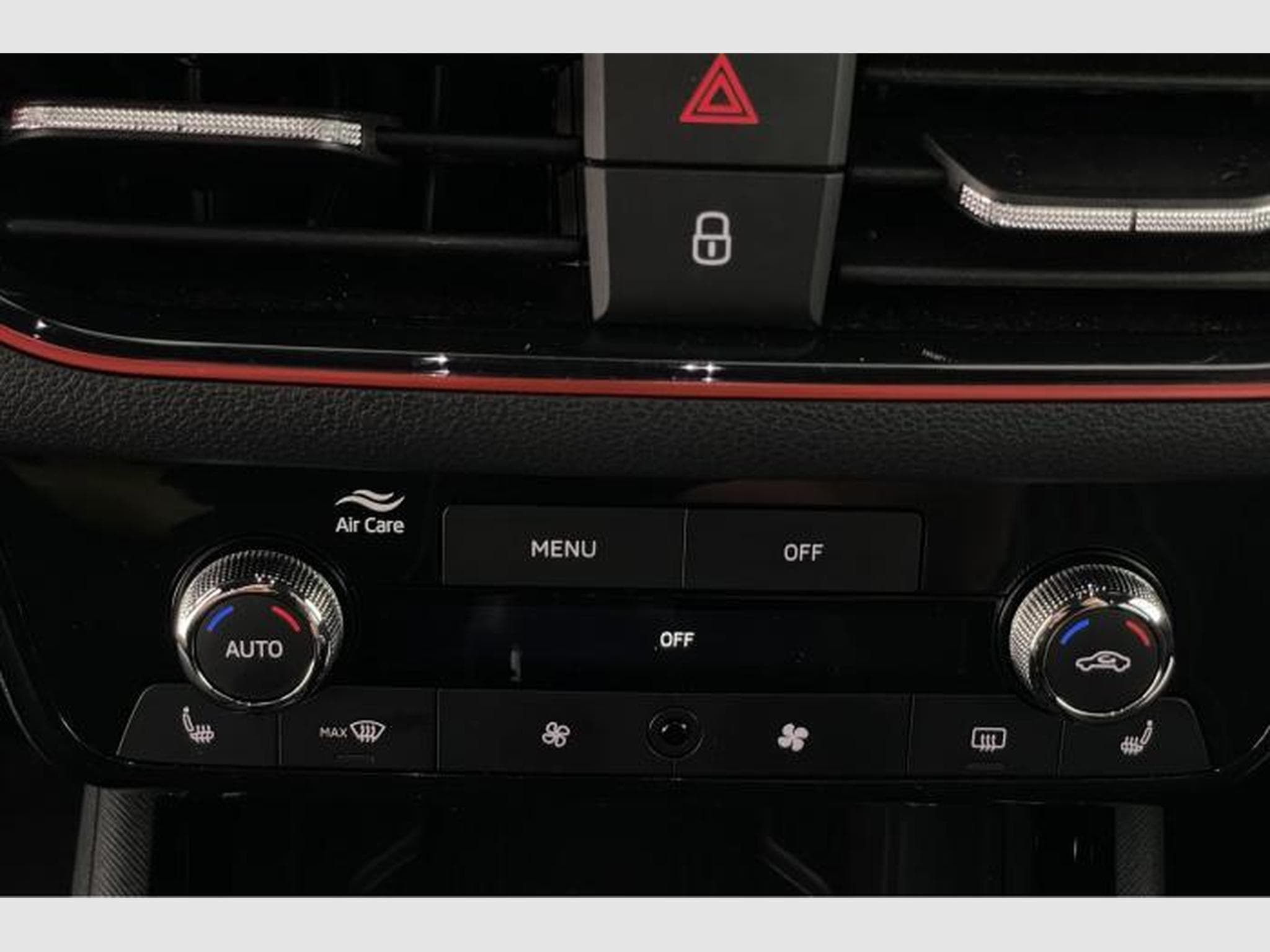 Skoda Kamiq 1.0 TSI Monte (2024) - Photo 20