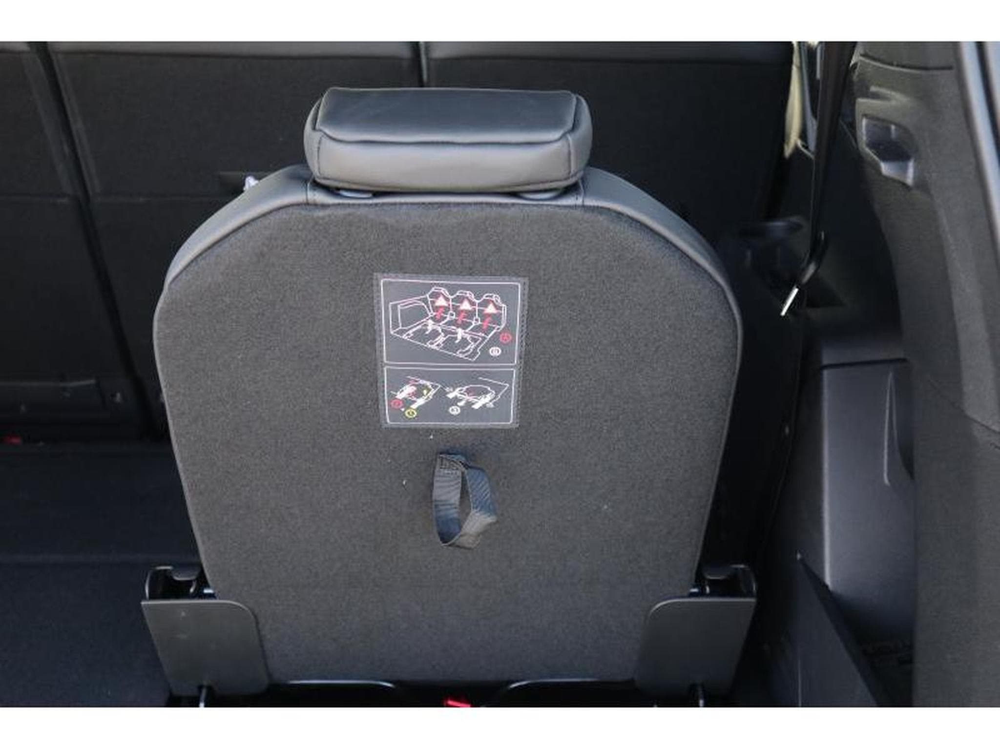 Peugeot 5008 GT EAT8 (2023) - Foto 10