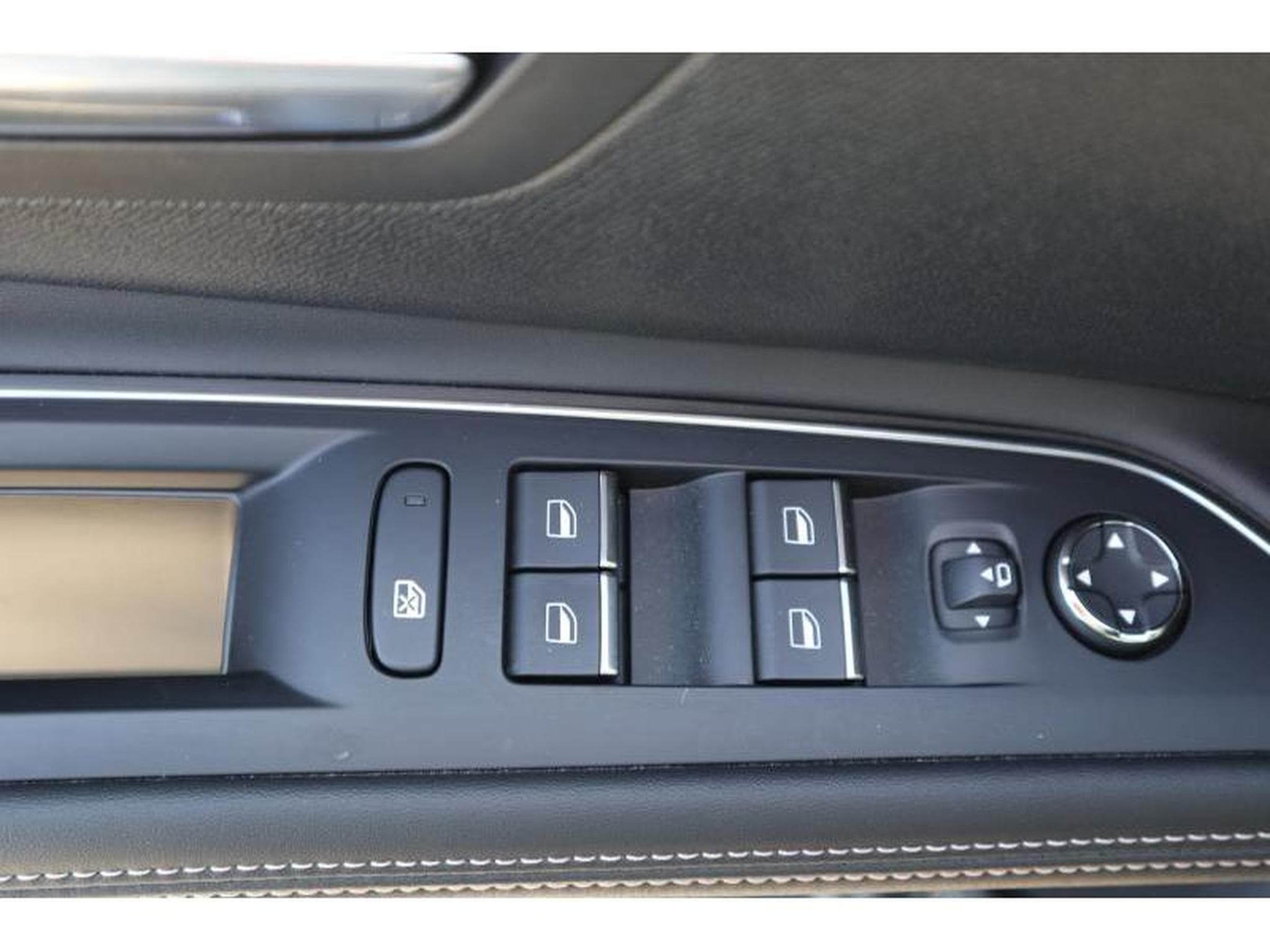 Peugeot 5008 GT EAT8 (2023) - Foto 16