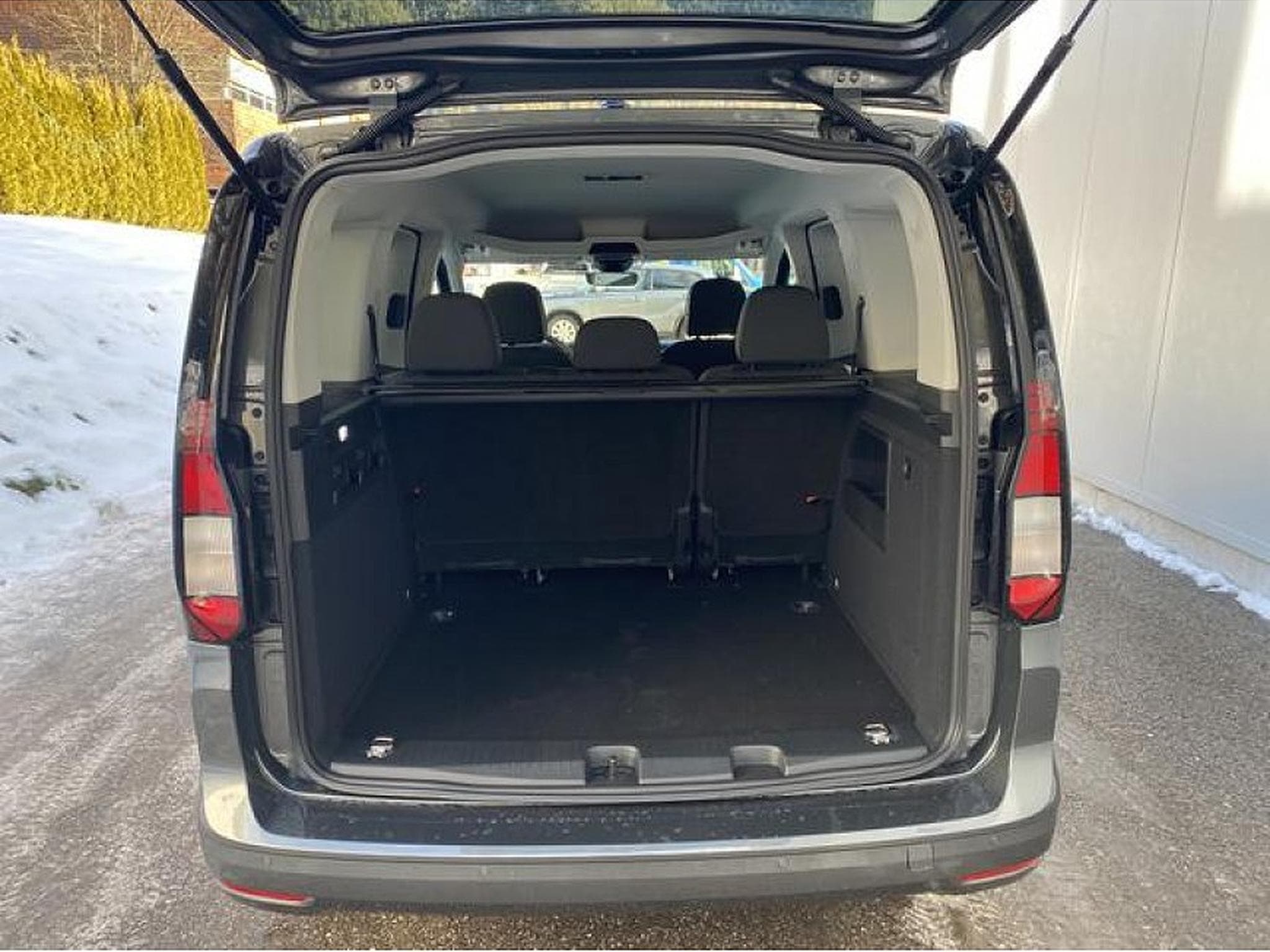 VW Caddy (2025) - Photo 7