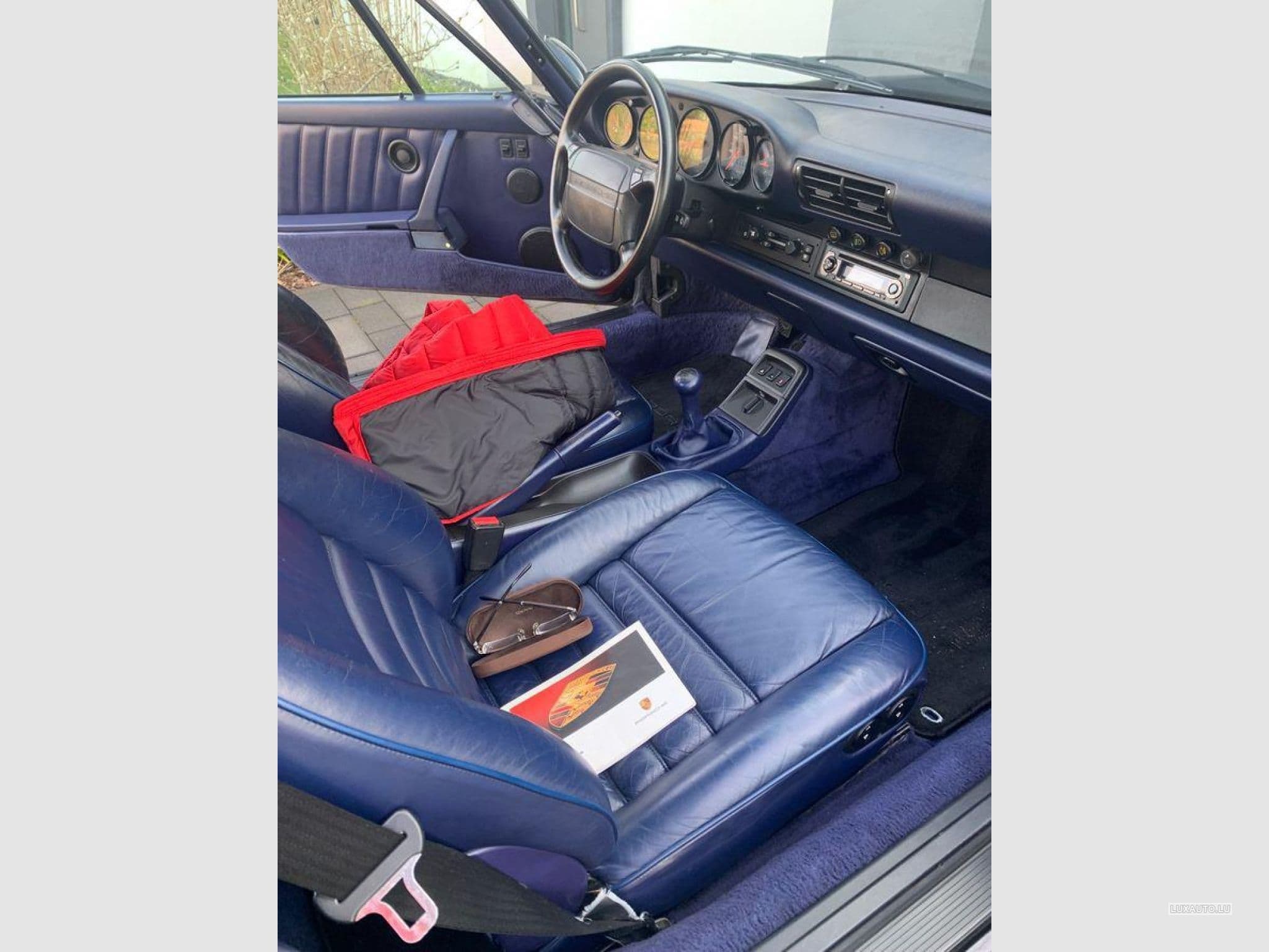 Porsche 911 Carrera 2 (1992) - Photo 2