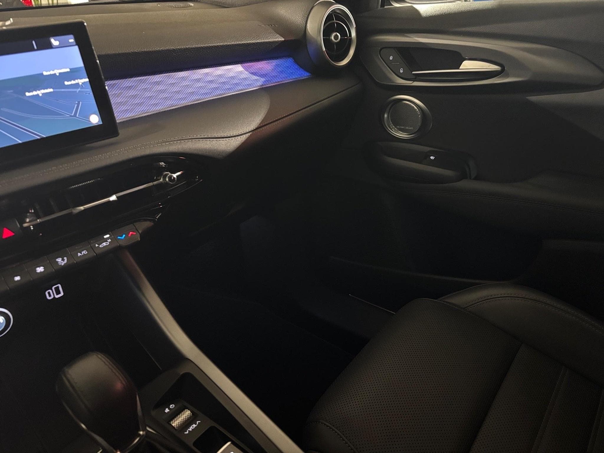 Alfa-Romeo Tonale 1.3 Veloce (2023) - Photo 16