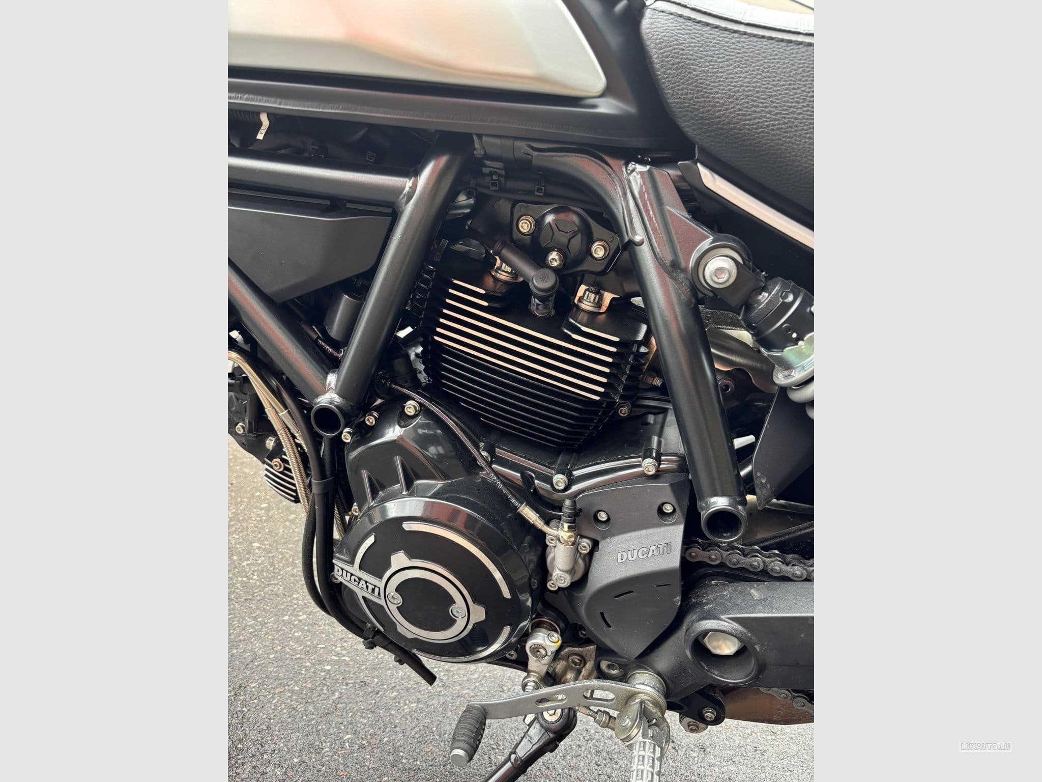 Ducati Scrambler Icon Dark (2020) - Foto 12