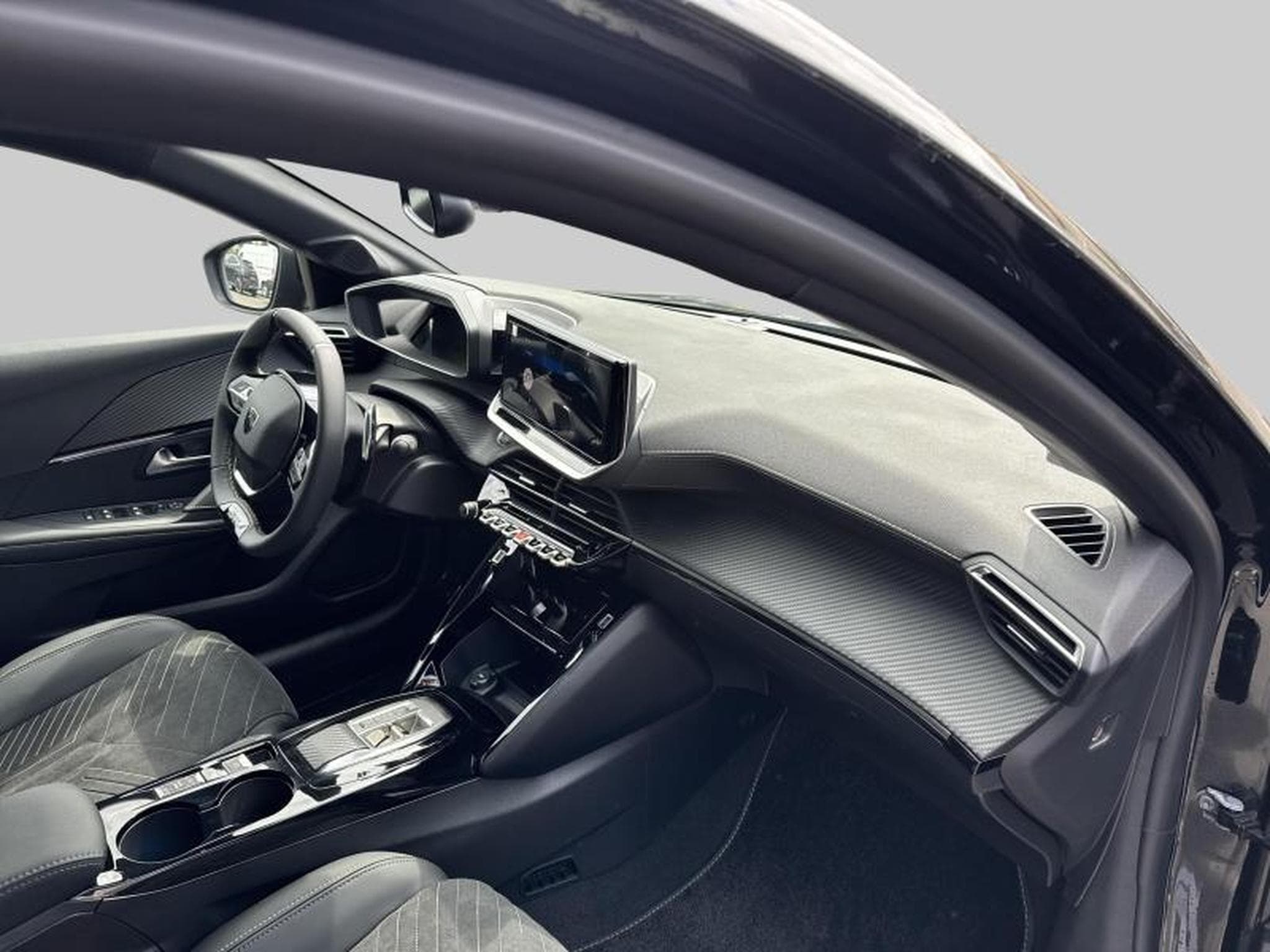 Peugeot 208 II & e- GT Line (2024) - Photo 9