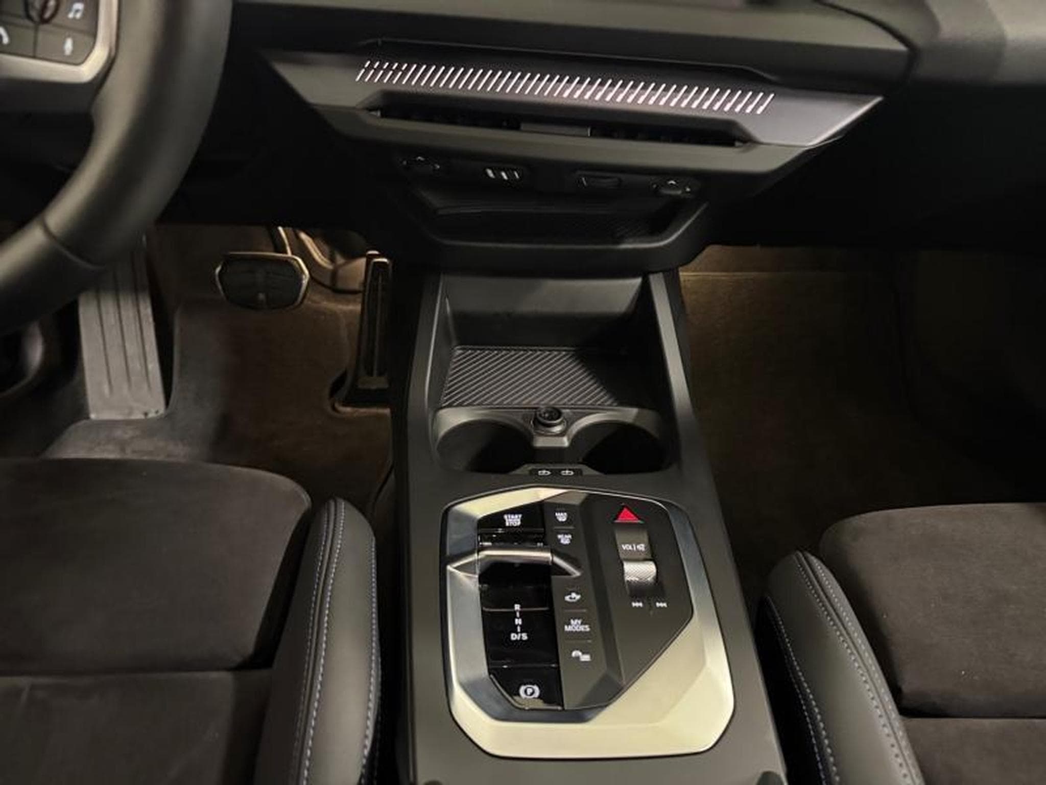 BMW 120 120i (2024) - Foto 10