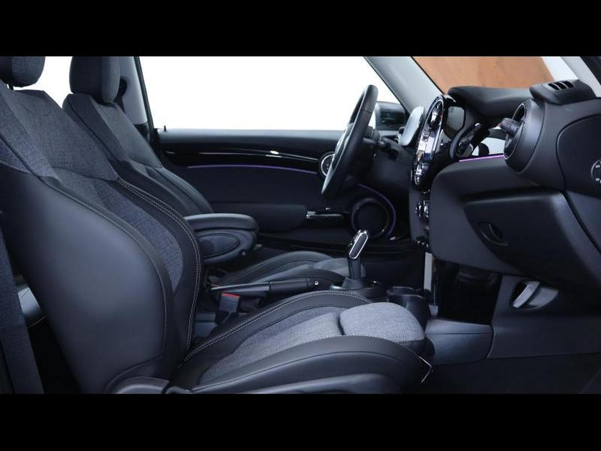 MINI Cooper Experience 2.0 178 Steptronic (2023) - Foto 11