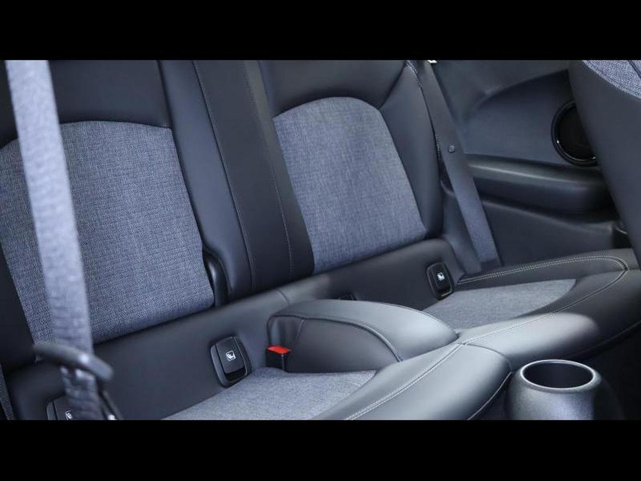 MINI Cooper Experience 2.0 178 Steptronic (2023) - Foto 13