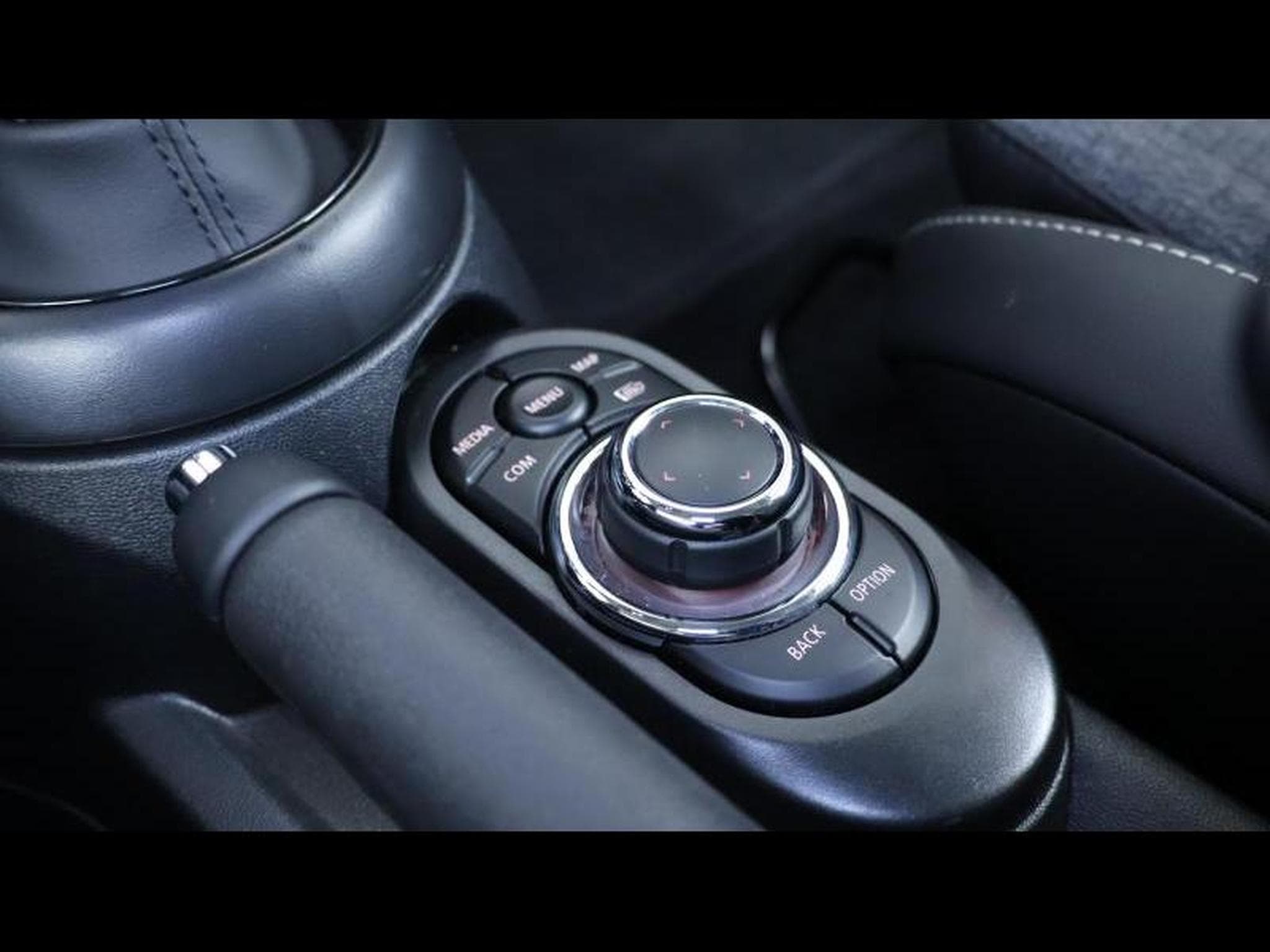 MINI Cooper Experience 2.0 178 Steptronic (2023) - Foto 22