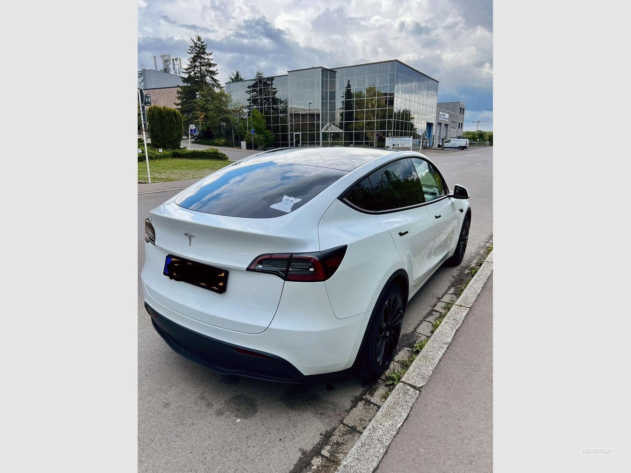 Tesla Model Y Propulsion (2024) - Photo 2