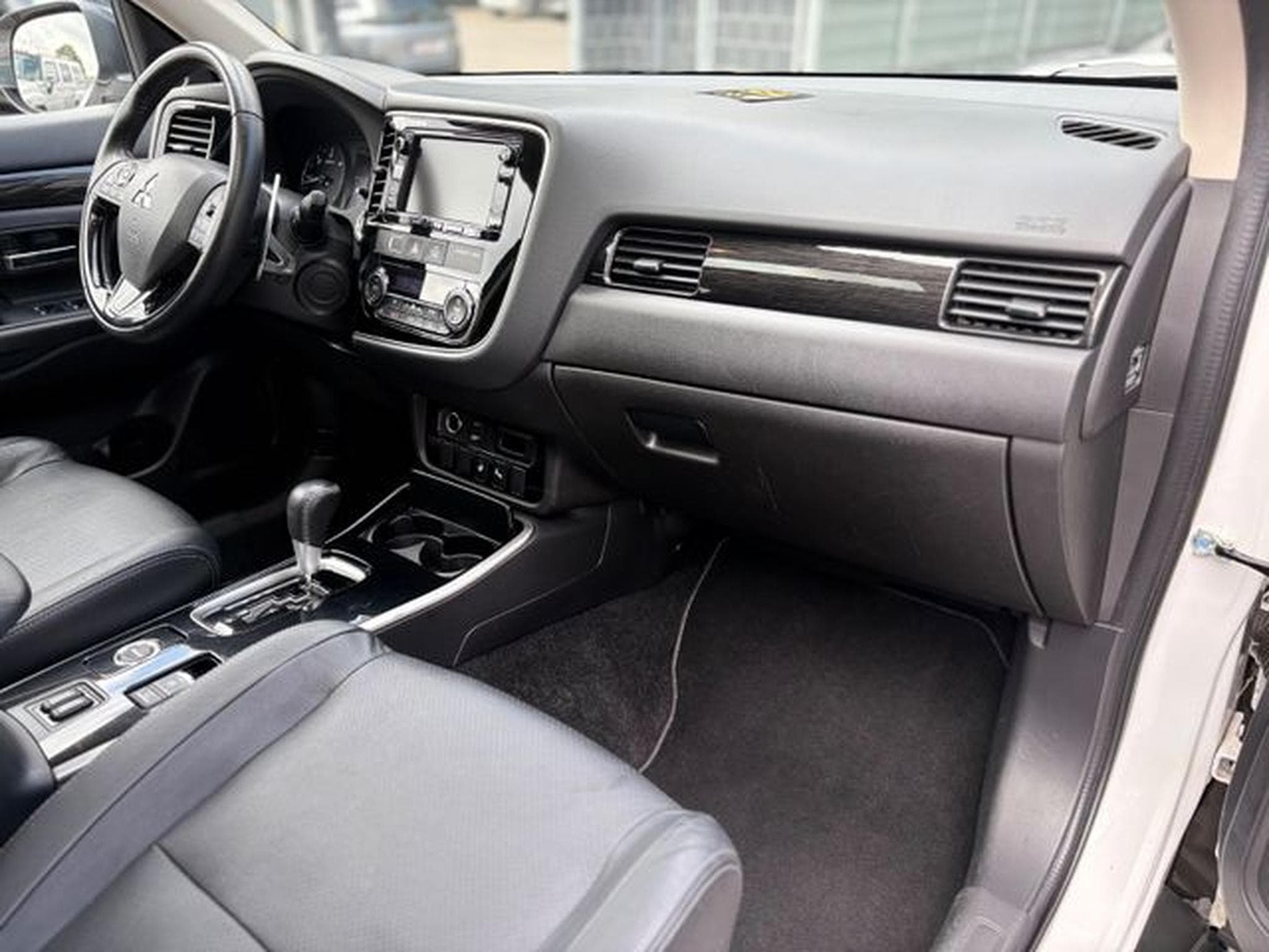 Mitsubishi Outlander OUTLANDER EDITION 7 SITZER* EL.SD*VOLL-LEDER*LED (2018) - Foto 14