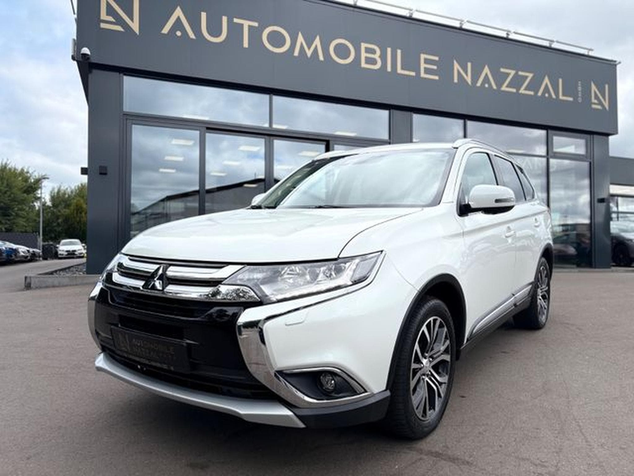 Mitsubishi Outlander OUTLANDER EDITION 7 SITZER* EL.SD*VOLL-LEDER*LED (2018) - Foto 2