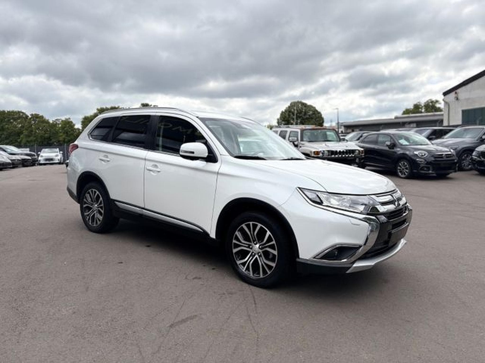 Mitsubishi Outlander OUTLANDER EDITION 7 SITZER* EL.SD*VOLL-LEDER*LED (2018) - Foto 6