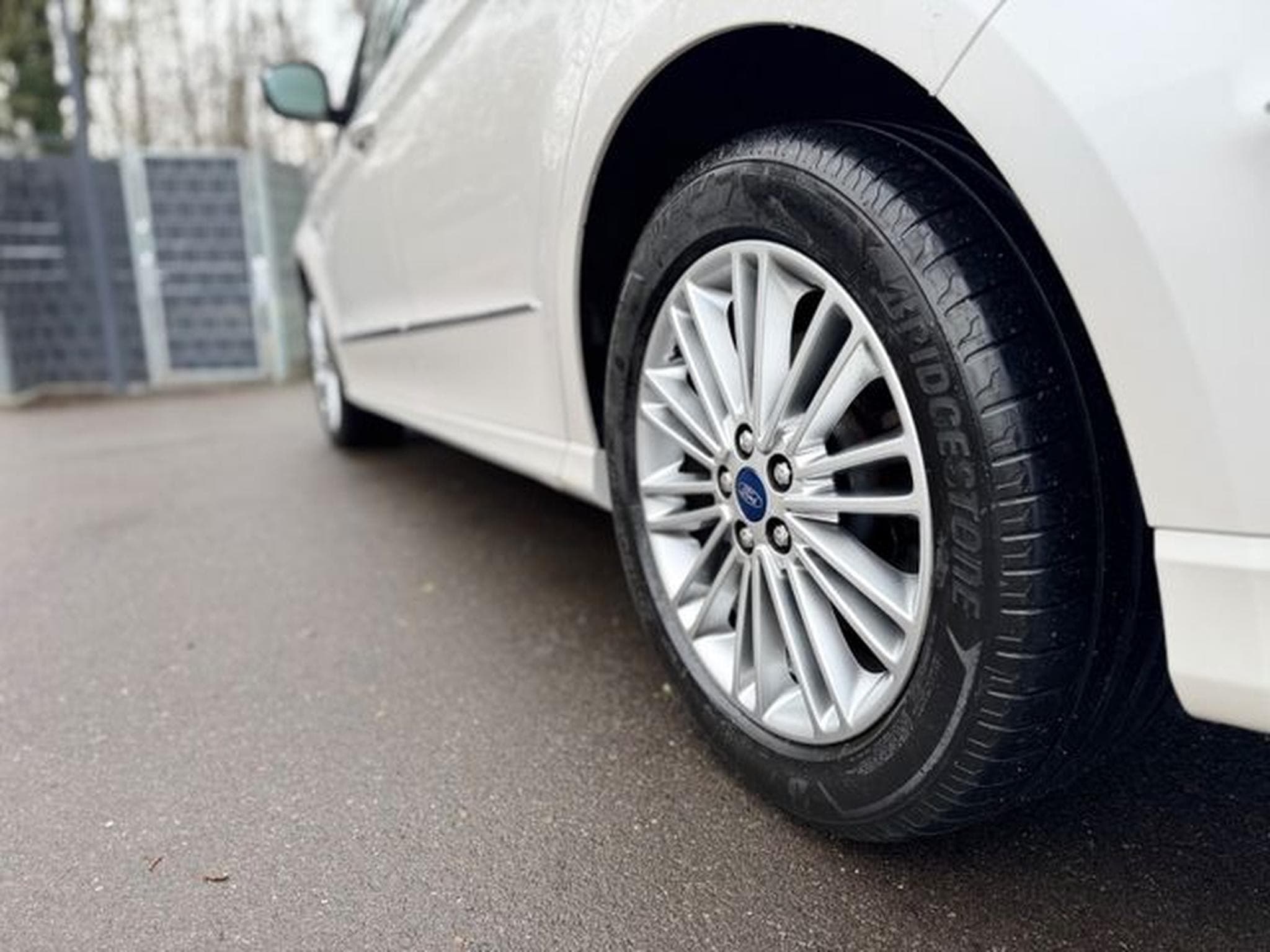 Ford S-Max S-MAX VIGNALE*AUT.*VOLL-LED*KAMERA*PANORAMA*SONY (2017) - Foto 12