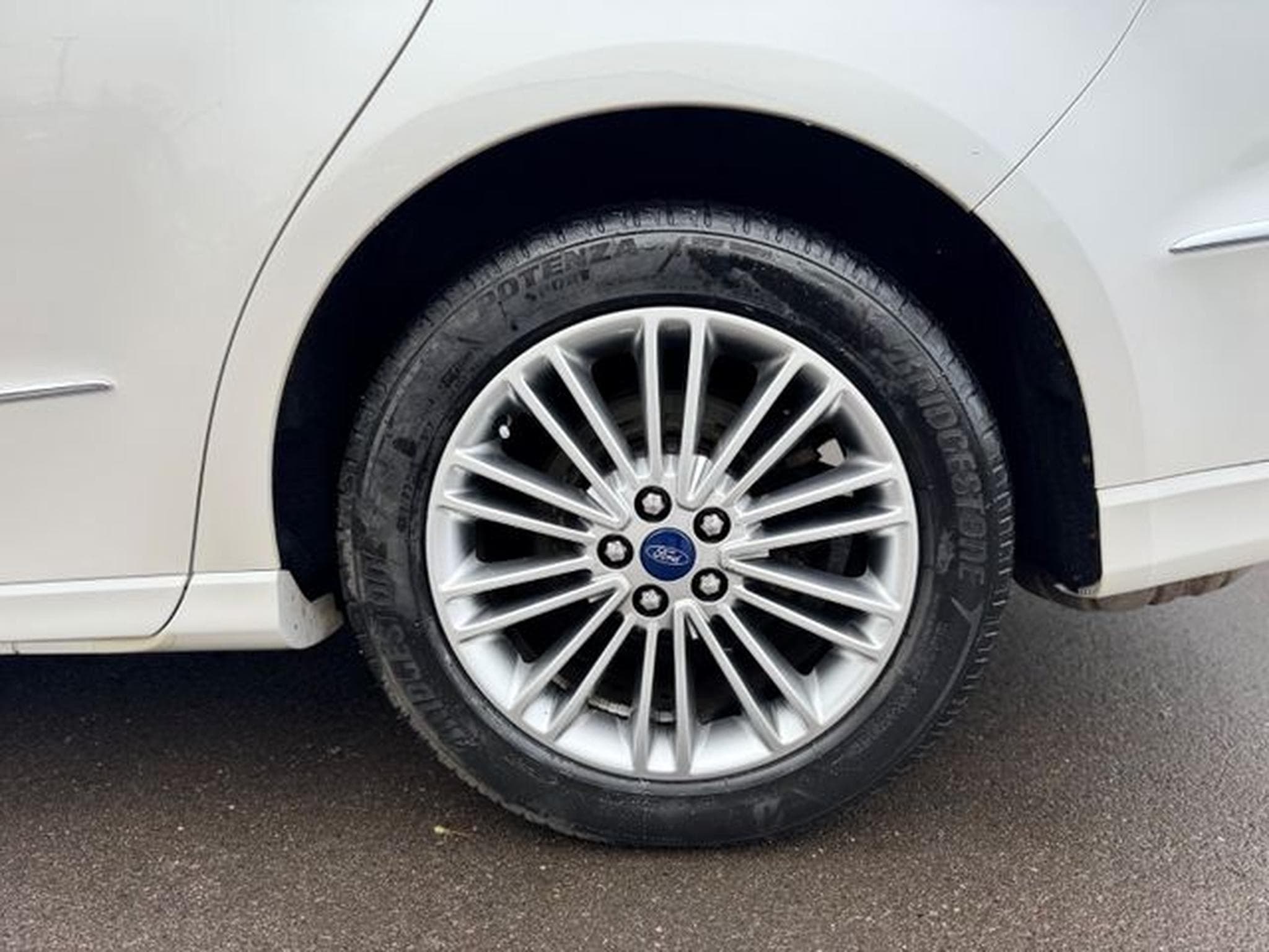 Ford S-Max S-MAX VIGNALE*AUT.*VOLL-LED*KAMERA*PANORAMA*SONY (2017) - Foto 13