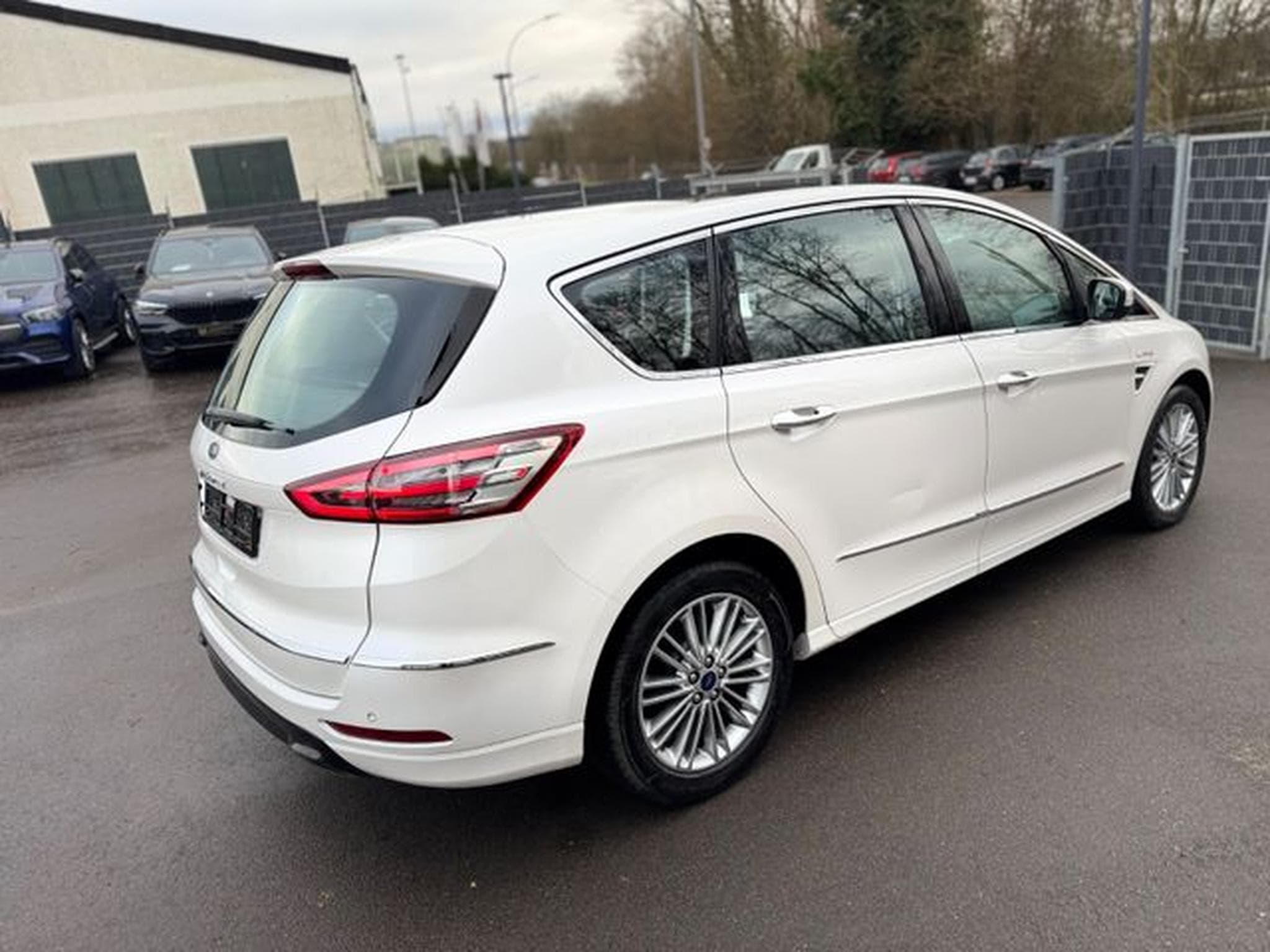 Ford S-Max S-MAX VIGNALE*AUT.*VOLL-LED*KAMERA*PANORAMA*SONY (2017) - Foto 6