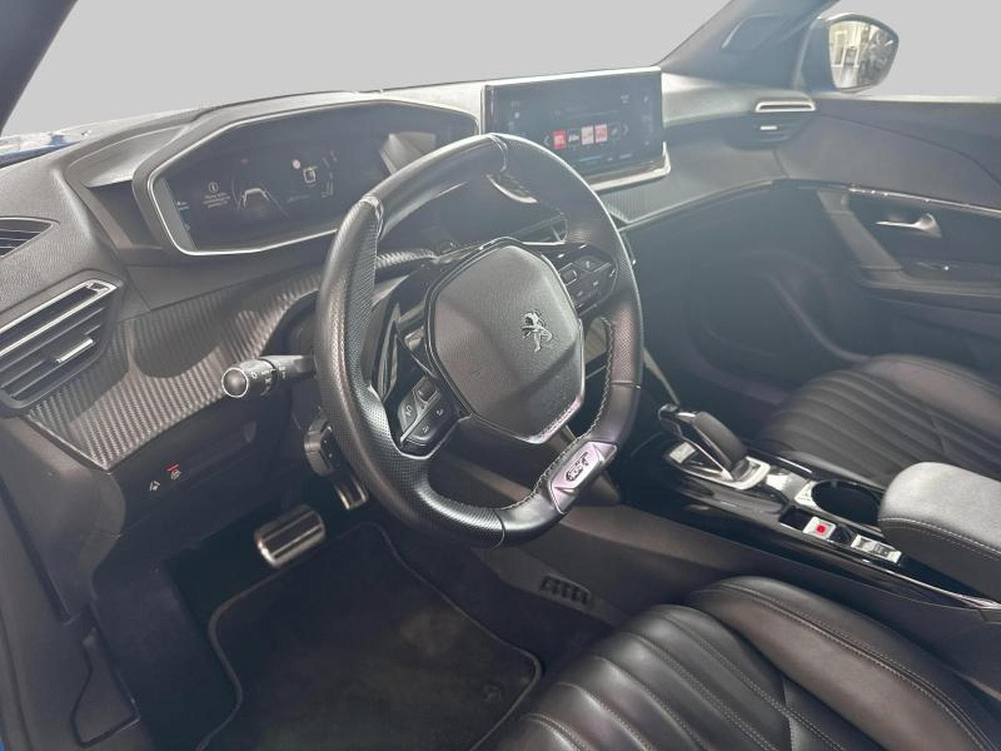 Peugeot 2008 II GT (2021) - Photo 11