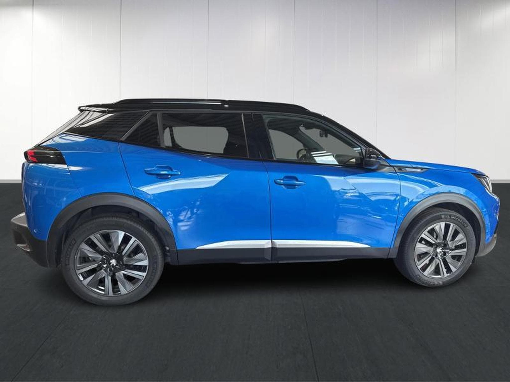 Peugeot 2008 II GT (2021) - Photo 8