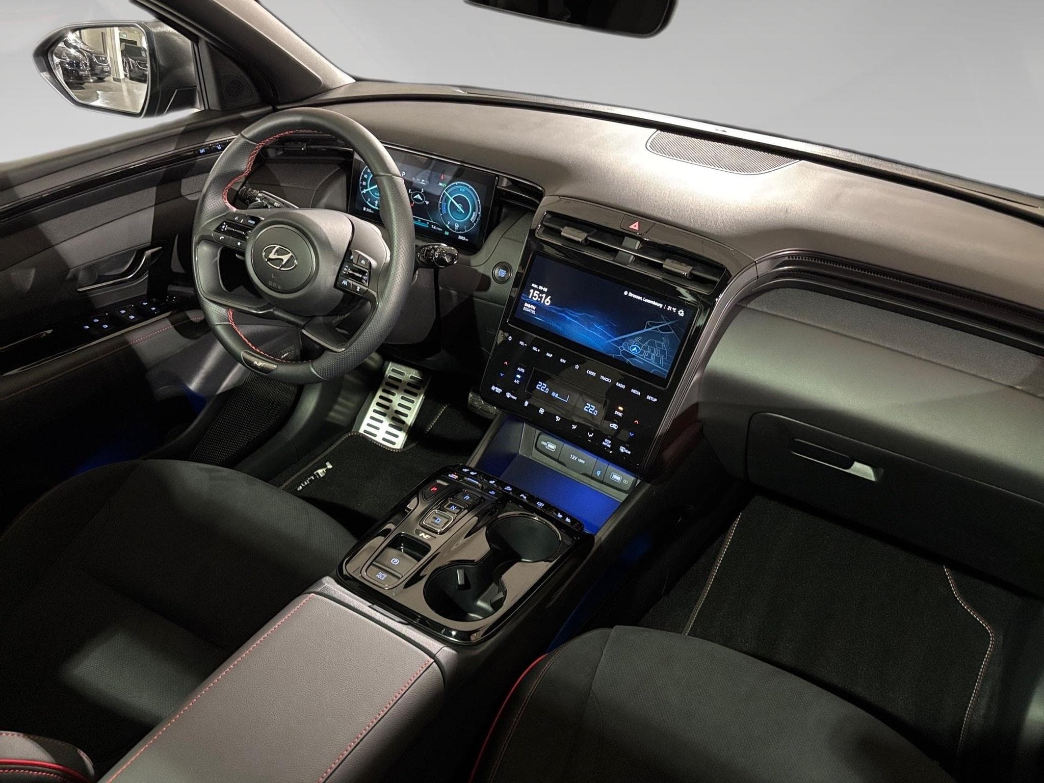 Hyundai Tucson 1.6 N LINE PLUG IN HYBRID (2025) - Photo 6