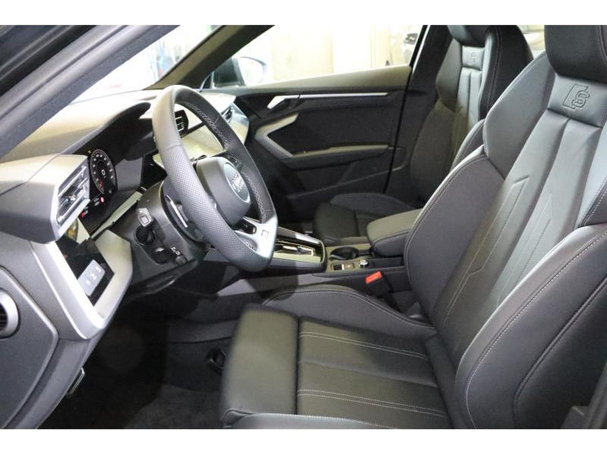 Audi A3 Sportback S Line (2024) - Photo 10