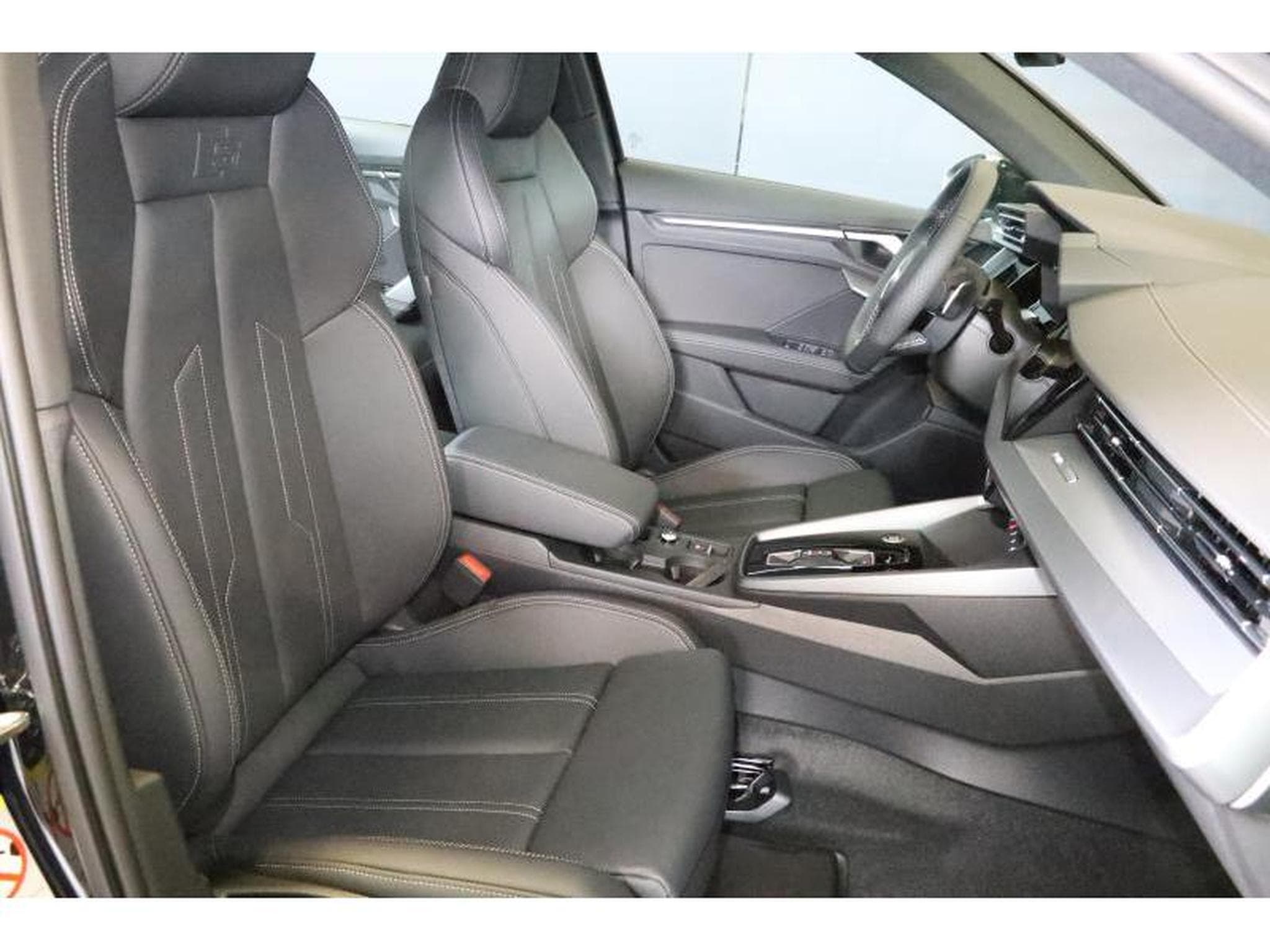 Audi A3 Sportback S Line (2024) - Photo 11