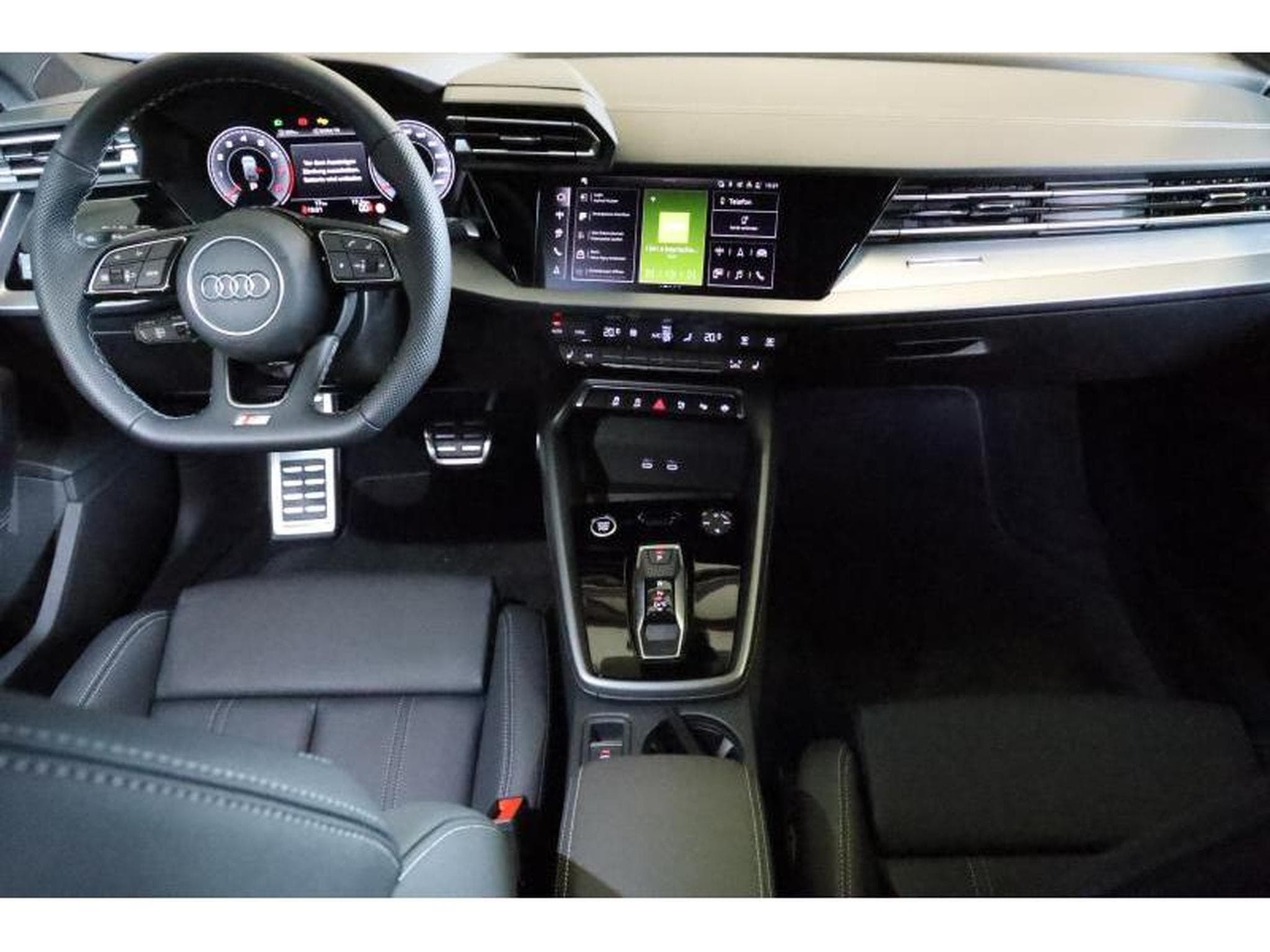 Audi A3 Sportback S Line (2024) - Photo 2