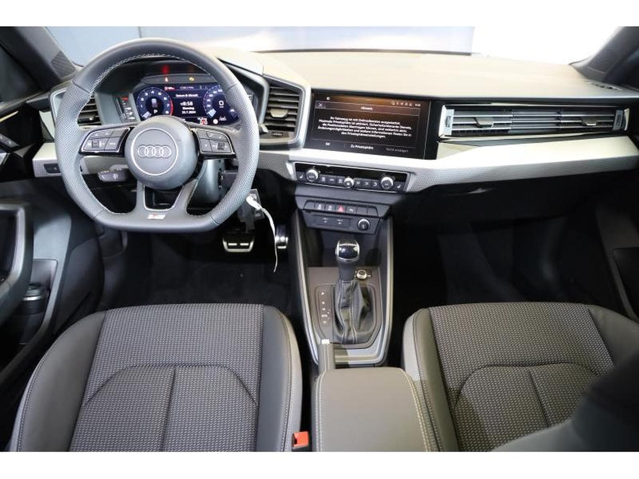 Audi A1 Sportback S Line (2024) - Photo 2