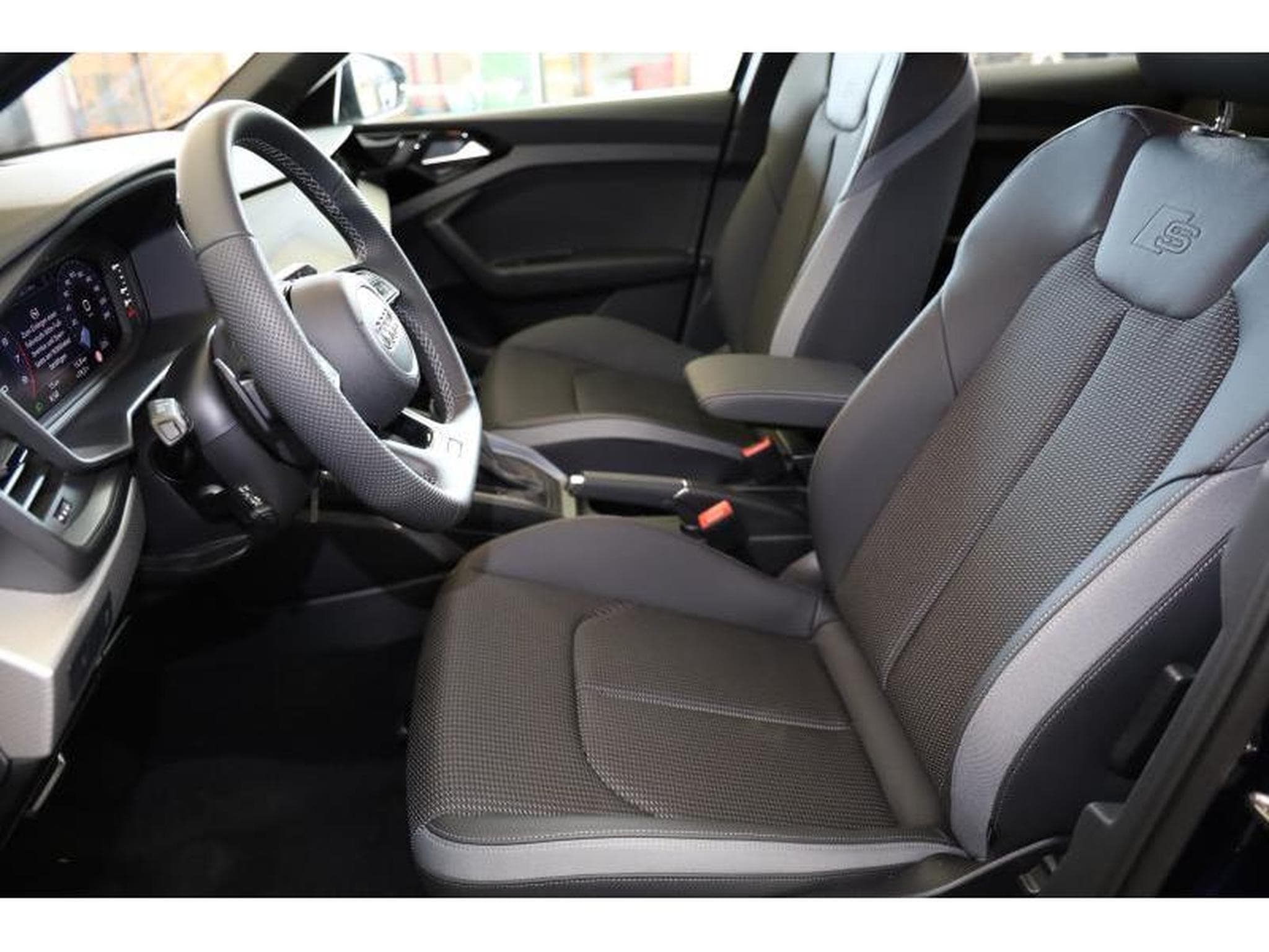 Audi A1 Sportback S Line (2024) - Photo 6