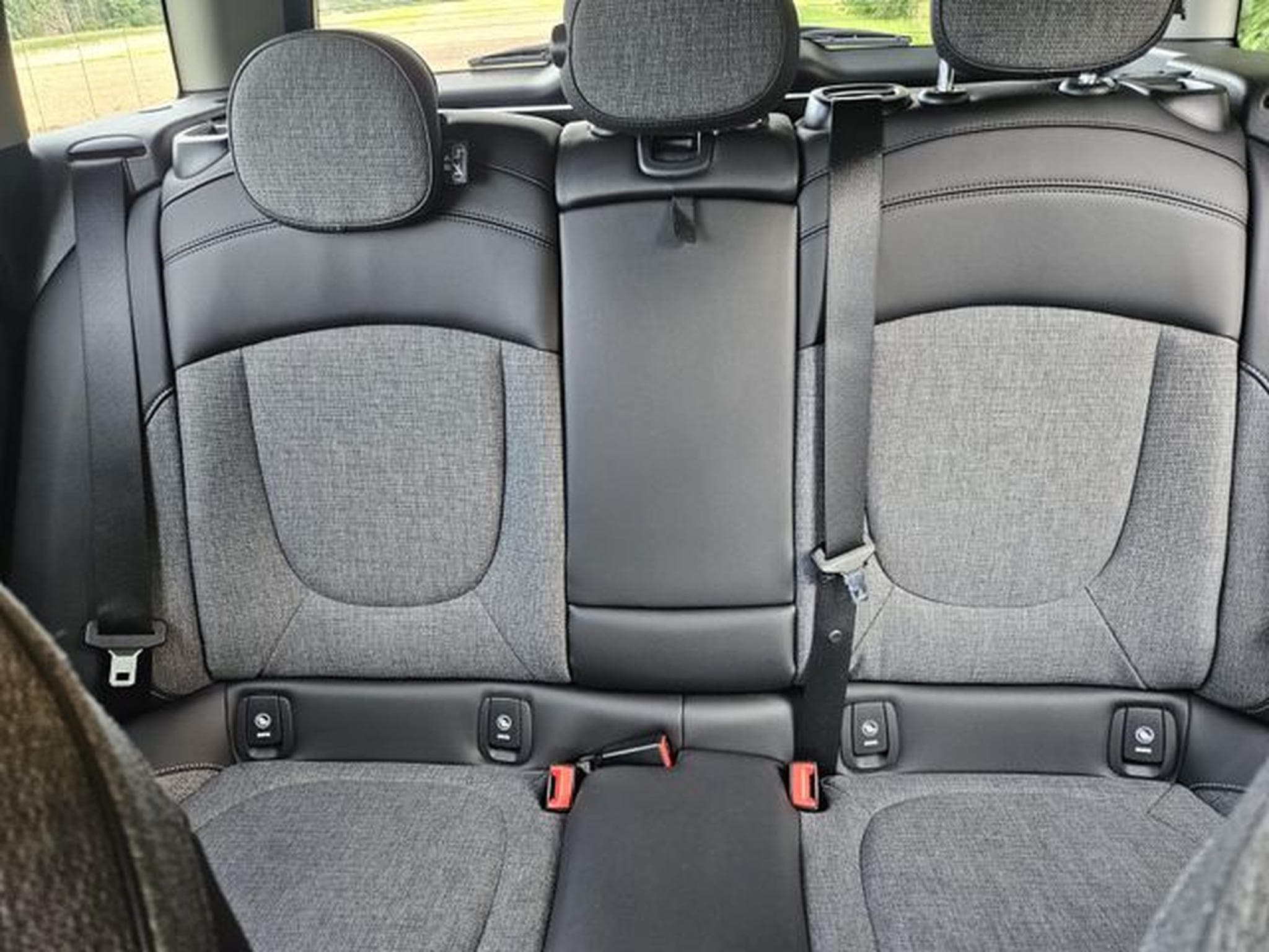 MINI Cooper COOPER_S Clubman Cooper S Classic Trim (2024) - Photo 11